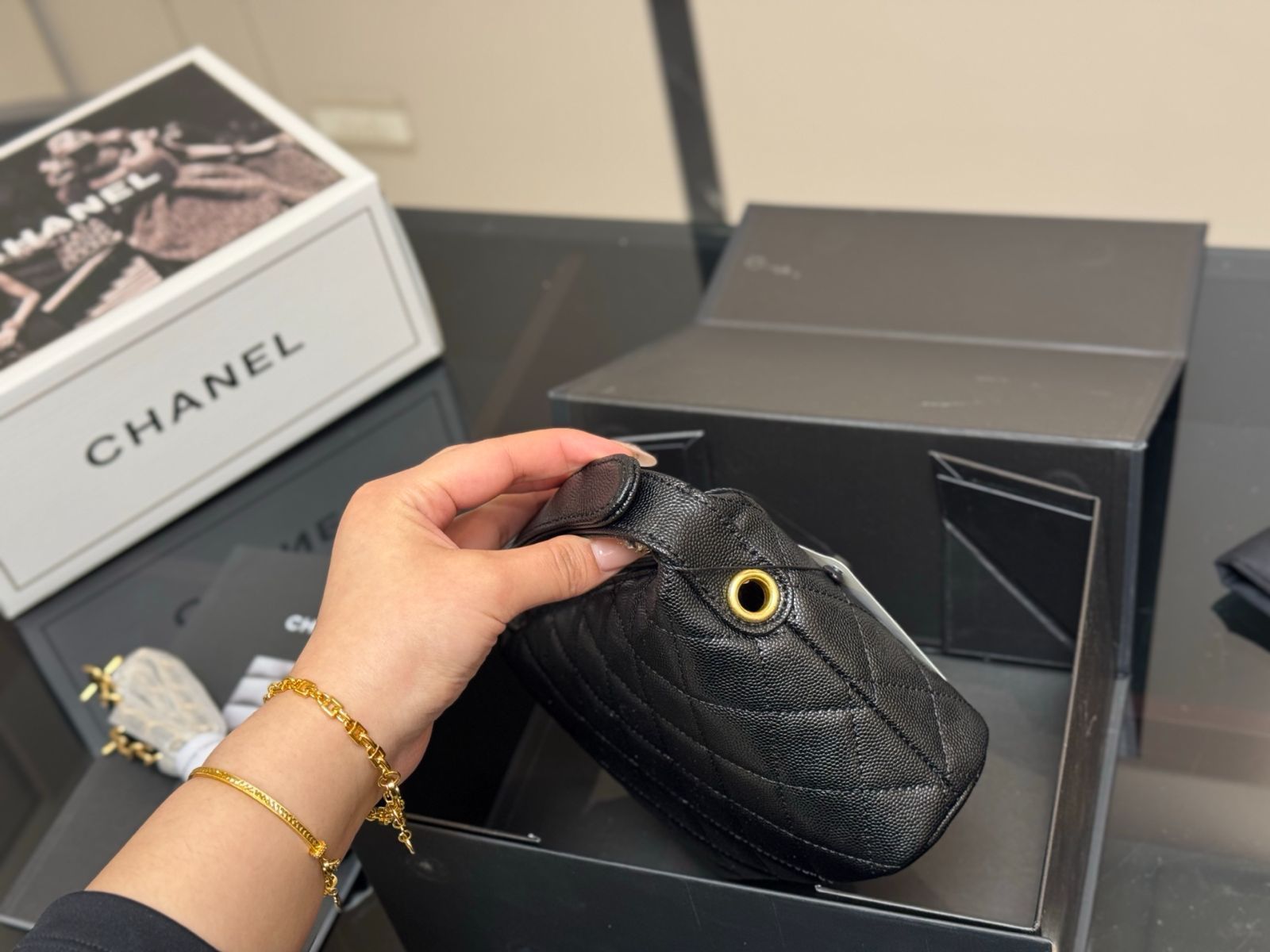 【今日特価】Chanel Bento Hobo Bag シャネル 弁当箱 ホーボーバッグ