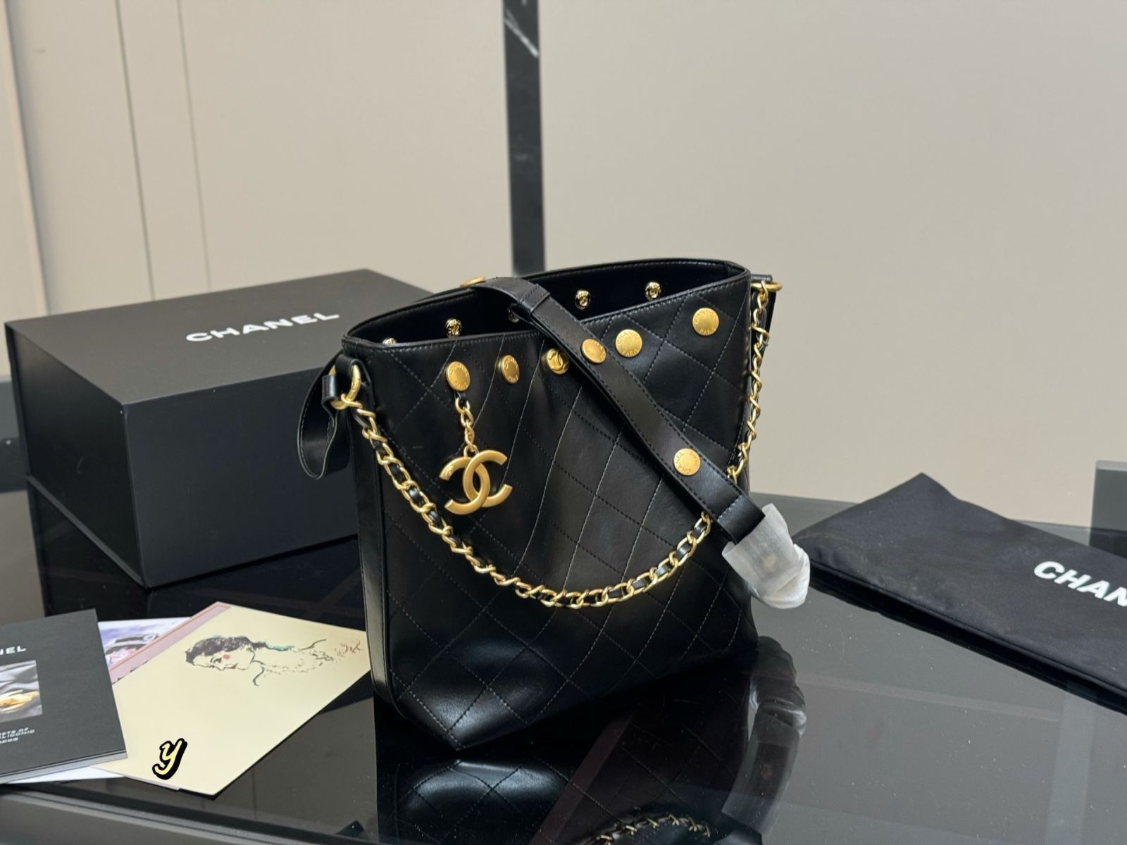【今日特価】Chanel 24p Hippie Messenger Bag シャネル 24p ヒッピー メッセンジャーバッグ 【今日特価】Chanel 24p Hippie Messenger Bag シャネル 24p ヒッピー メッセンジャーバッグ