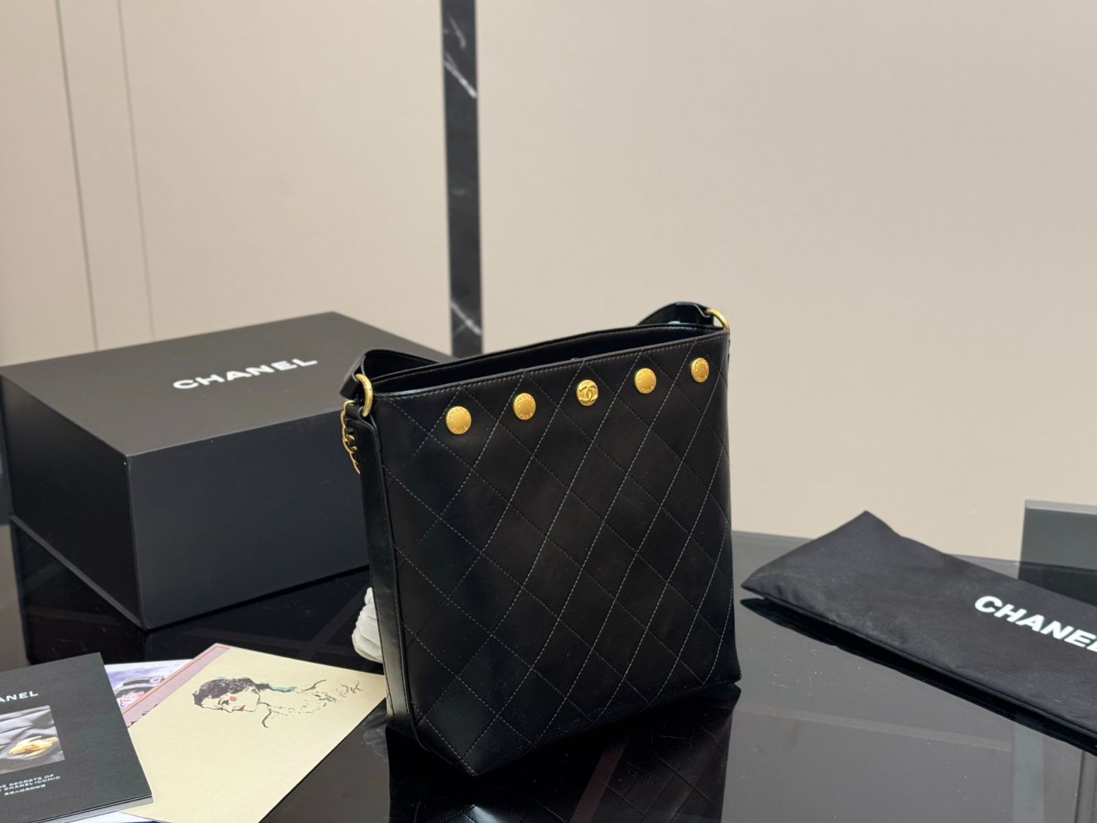 【今日特価】Chanel 24p Hippie Messenger Bag シャネル 24p ヒッピー メッセンジャーバッグ 【今日特価】Chanel 24p Hippie Messenger Bag シャネル 24p ヒッピー メッセンジャーバッグ