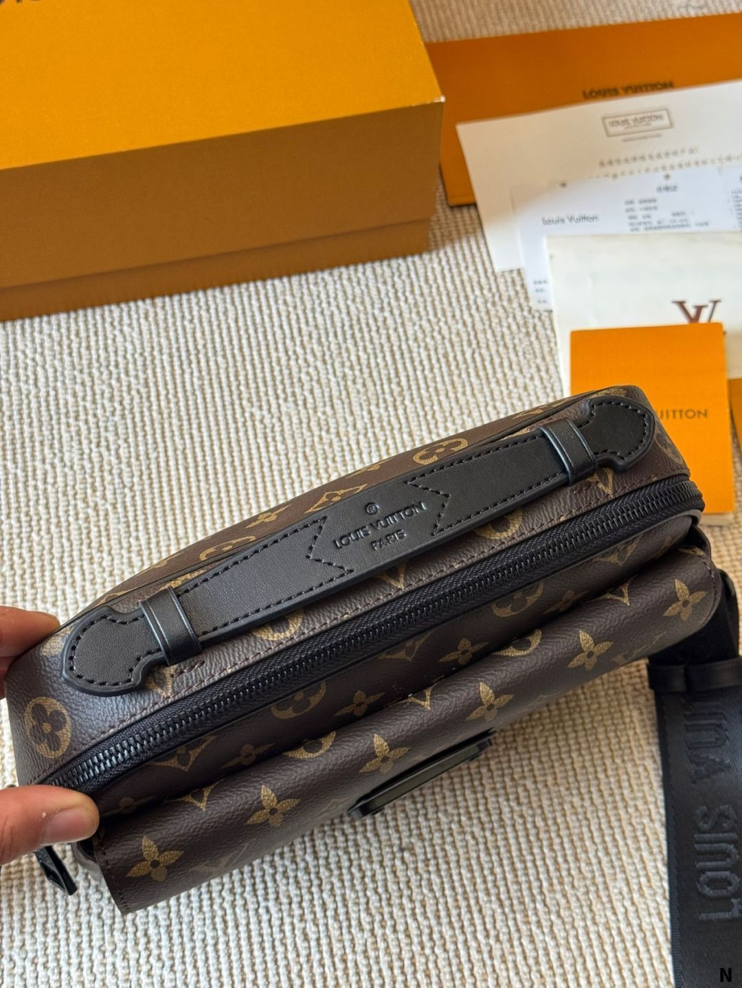 【今日特価】Louis Vuitton S Lock Sling Bag ルイヴィトン S ロック スリングバッグ