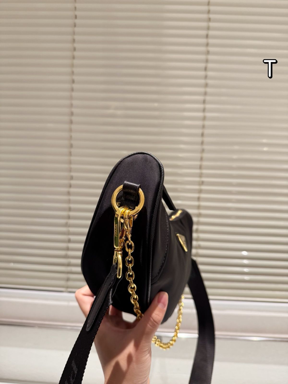 【今日特価】Prada Sling Bag プラダ スリングバッグ