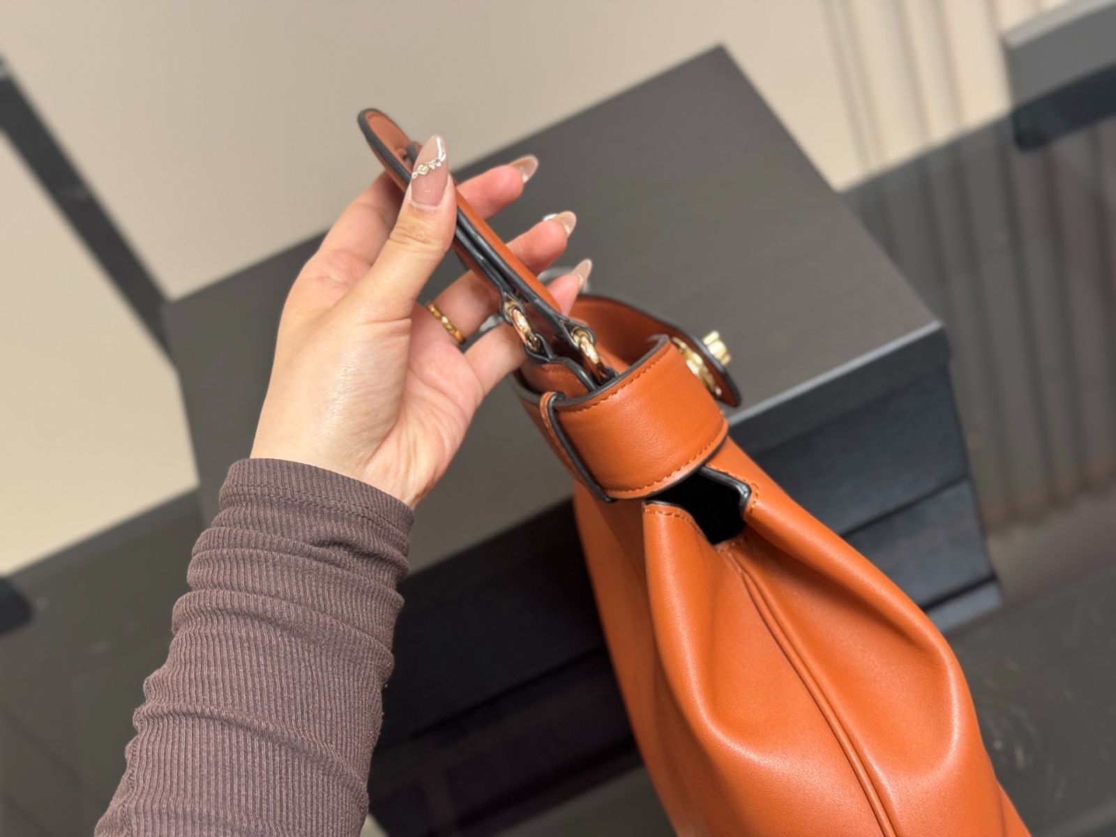 【今日特価】Prada Hobo プラダ ホボ ヴィンテージ アームピッチバッグ