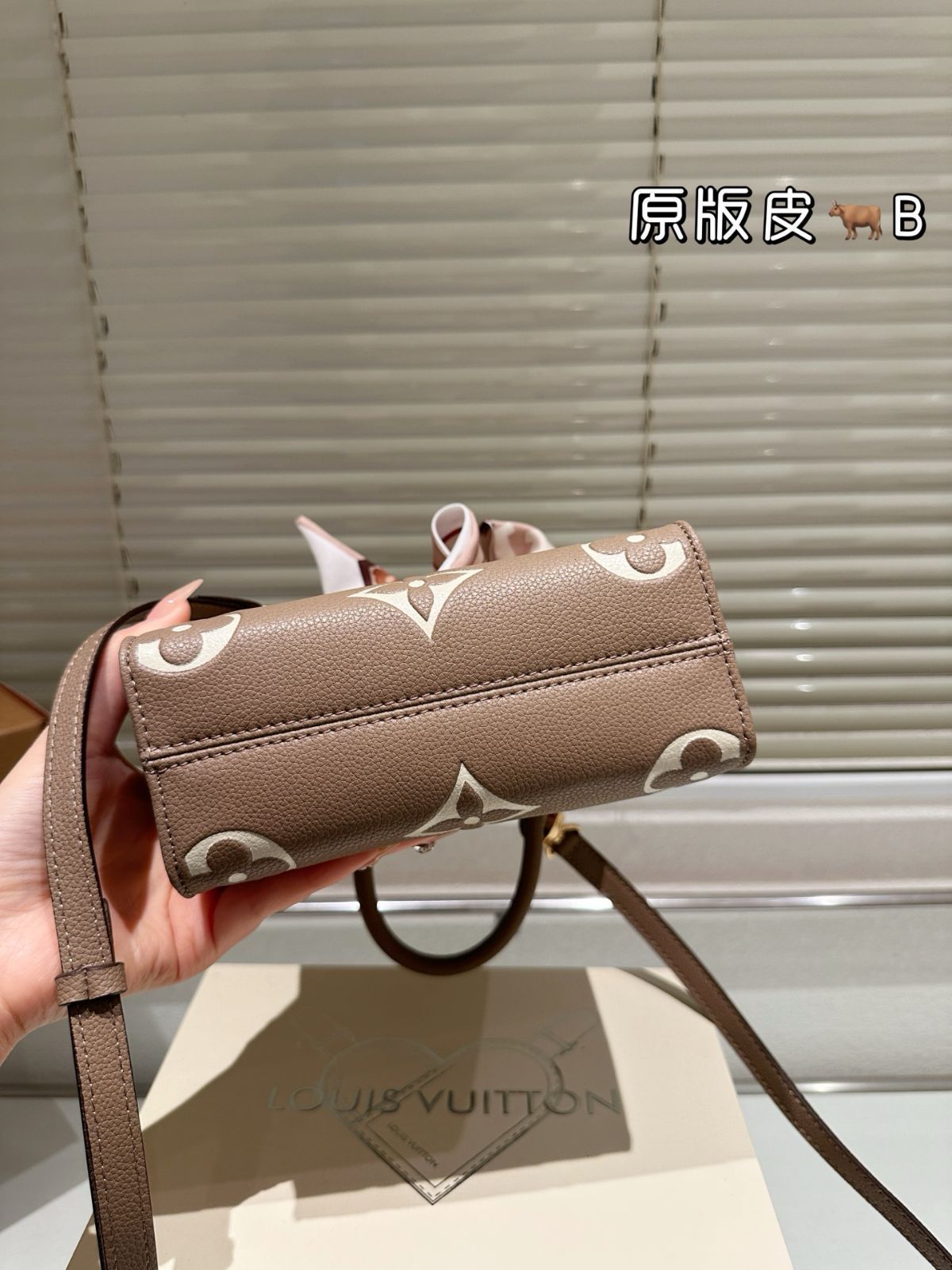 【今日特価】Louis Vuitton Onthego 18cm Jungle Embossed Tote Bag - ルイ・ヴィトン オンザゴー 18cm ジャングル エンボス トートバッグ