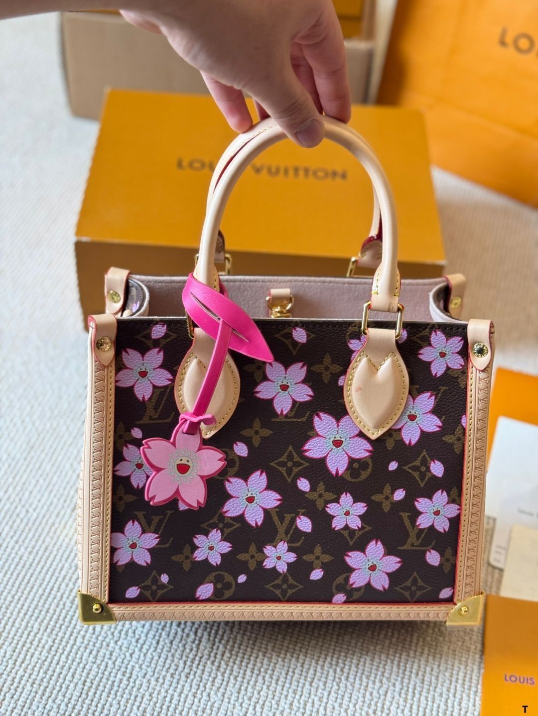 【今日特価】LV Onthego Jungle Print Tote オンザゴー ジャングルプリント トートバッグ 【今日特価】LV Onthego Jungle Print Tote オンザゴー ジャングルプリント トートバッグ