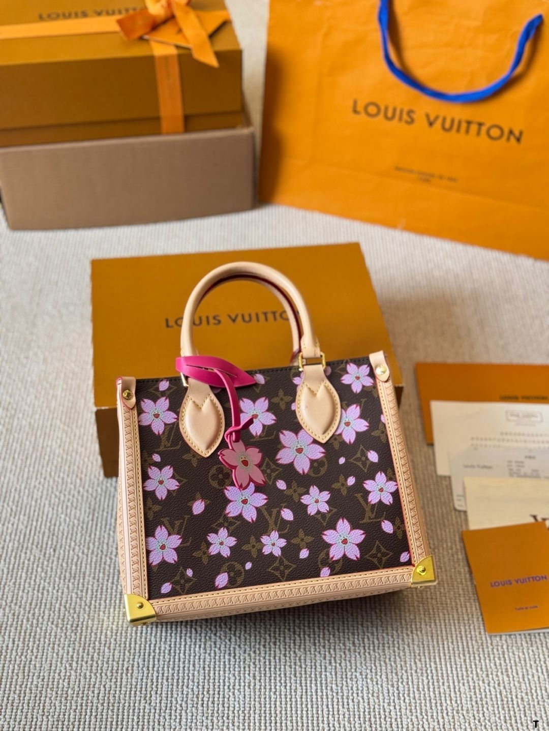 【今日特価】LV Onthego Jungle Print Tote オンザゴー ジャングルプリント トートバッグ 【今日特価】LV Onthego Jungle Print Tote オンザゴー ジャングルプリント トートバッグ