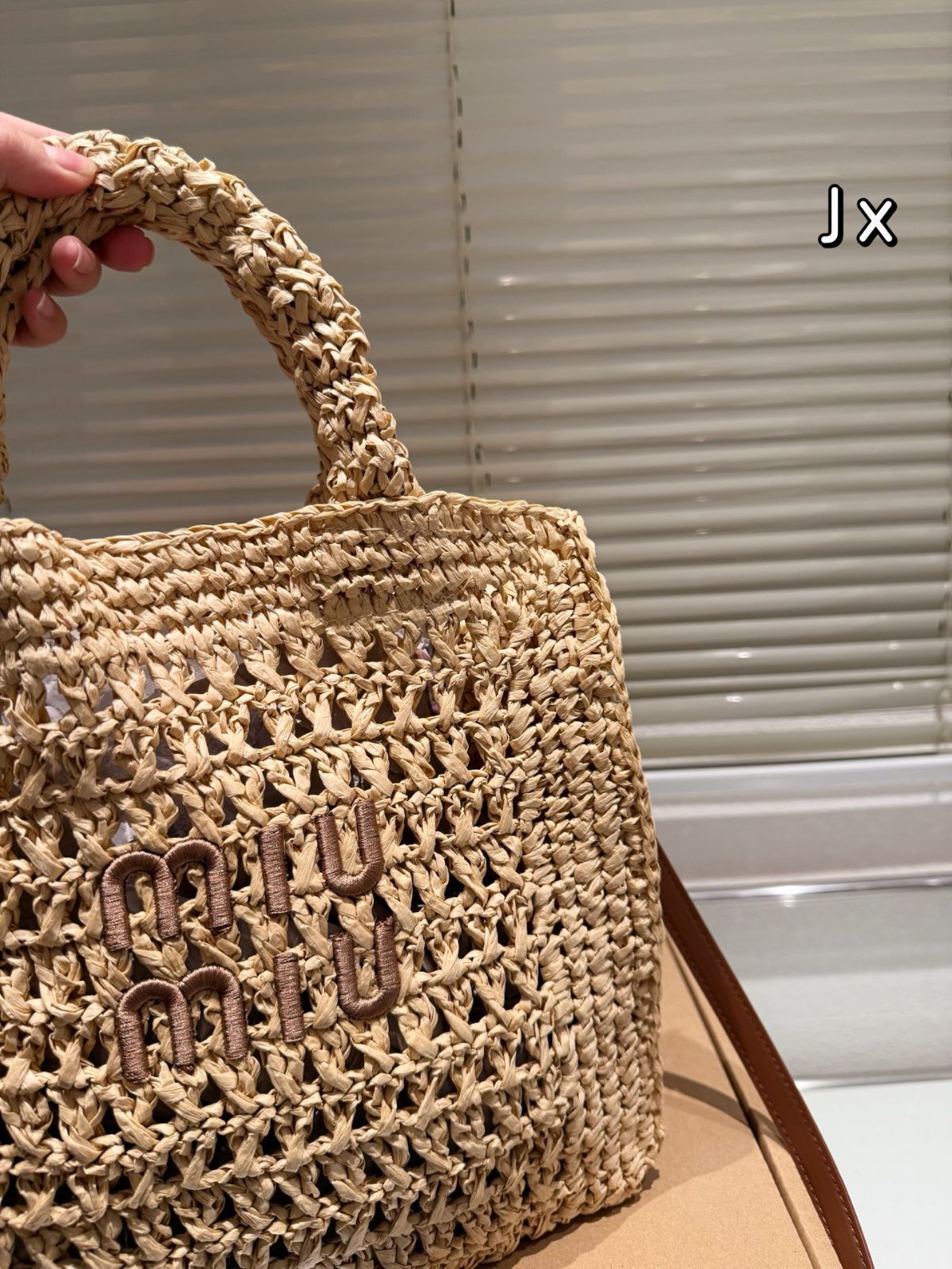 【今日特価】Miu Miu Romantic Weave Tote ミュウミュウ ロマンチック ウェーブ トートバッグ 【今日特価】Miu Miu Romantic Weave Tote ミュウミュウ ロマンチック ウェーブ トートバッグ