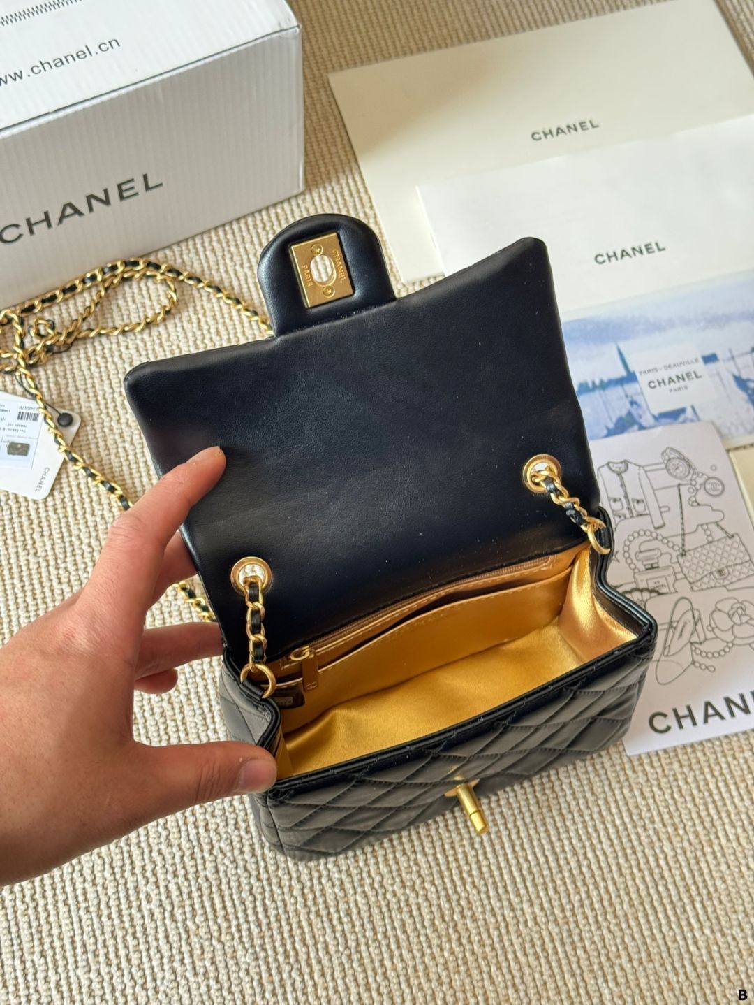 【今日特価】Chanel Gold Ball Quilted Flap Bag シャネル ゴールドボール クォーテッドフラップバッグ