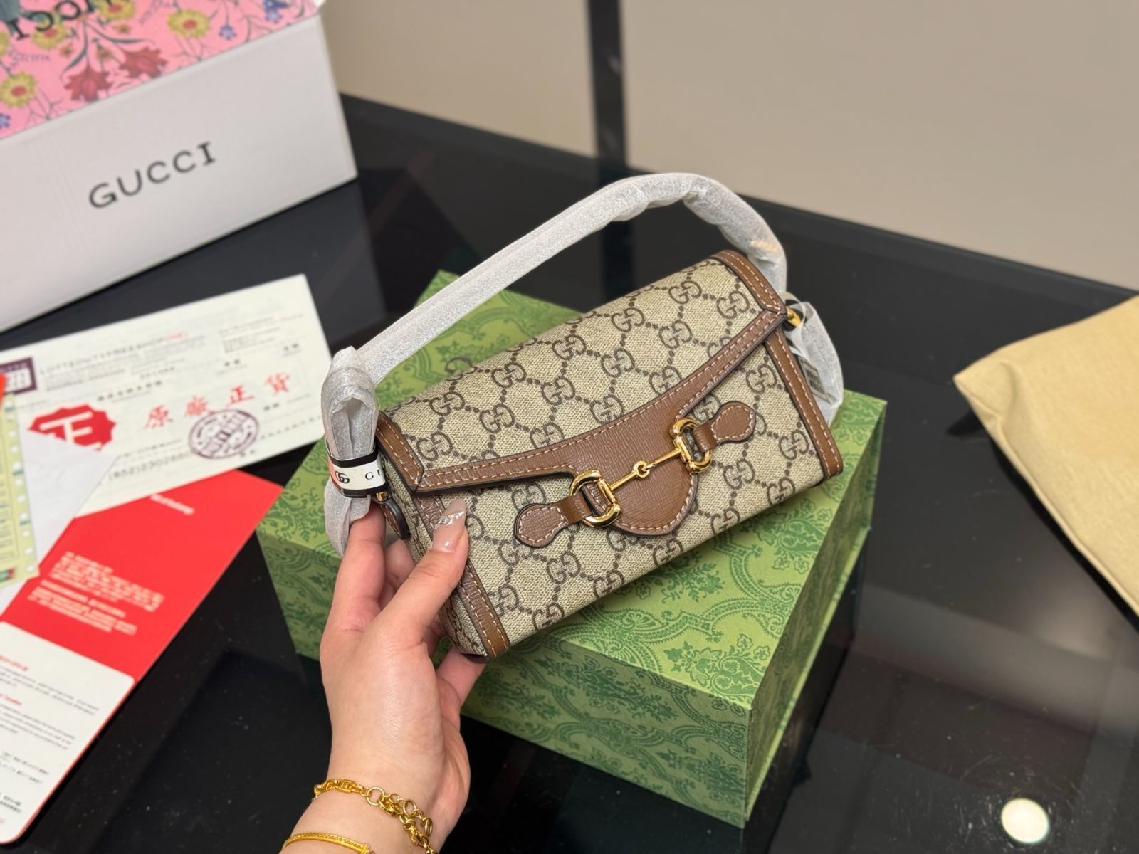 【今日特価】Gucci 1955 スマホバッグ