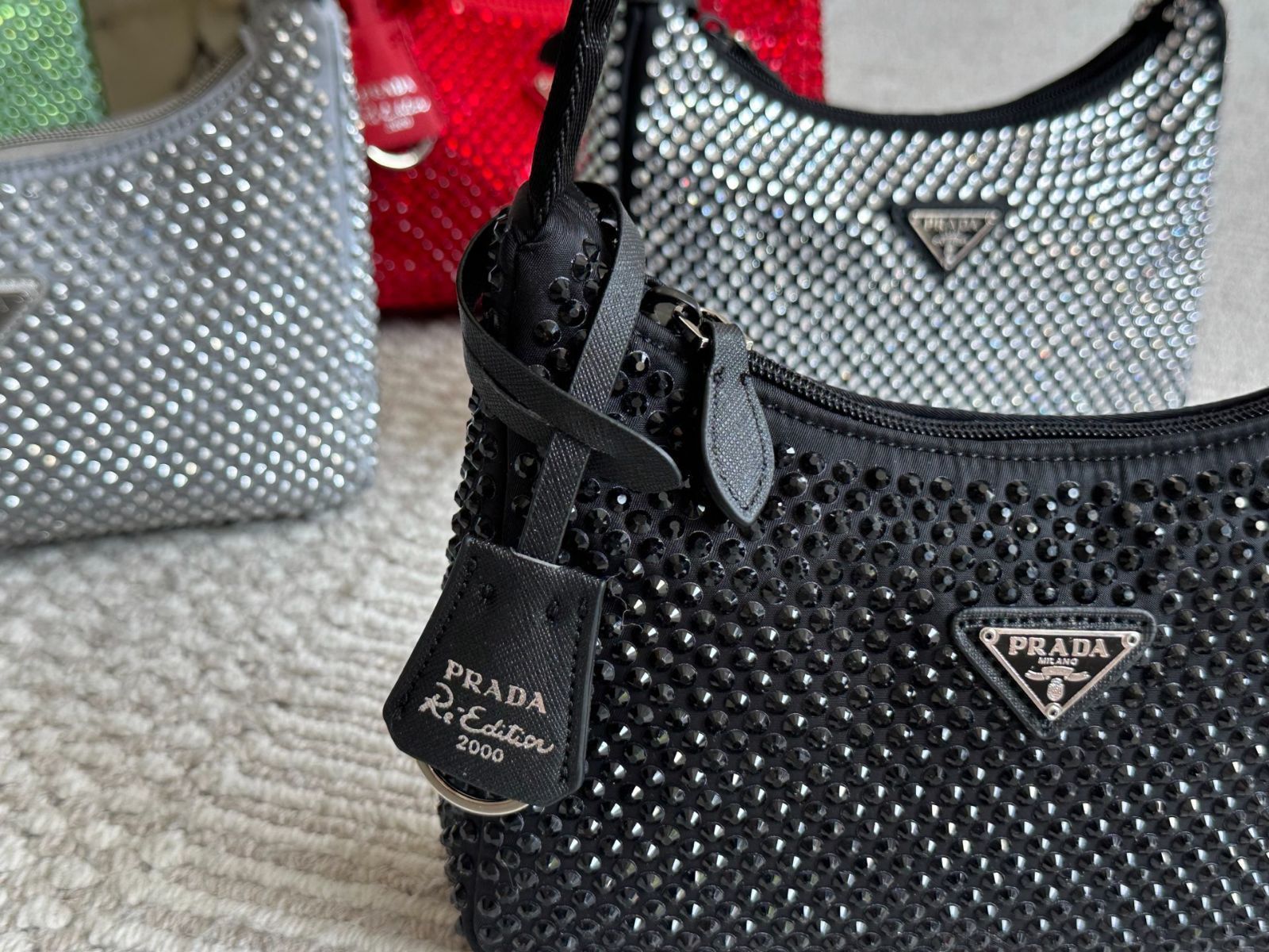 【今日特価】Prada Hobo Nylon プラダ ホボ ナイロン アームバッグ 【今日特価】Prada Hobo Nylon プラダ ホボ ナイロン アームバッグ