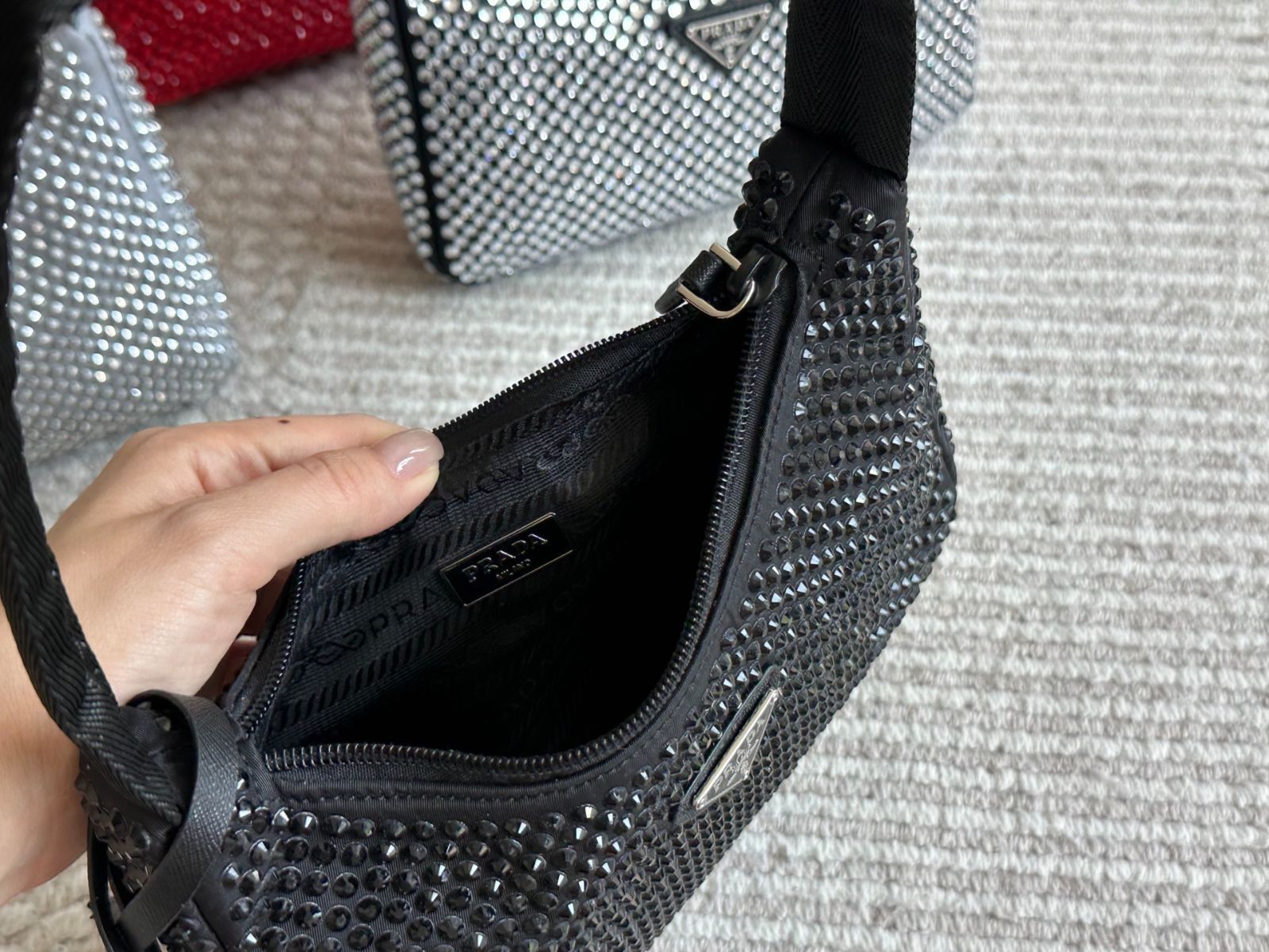 【今日特価】Prada Hobo Nylon プラダ ホボ ナイロン アームバッグ 【今日特価】Prada Hobo Nylon プラダ ホボ ナイロン アームバッグ