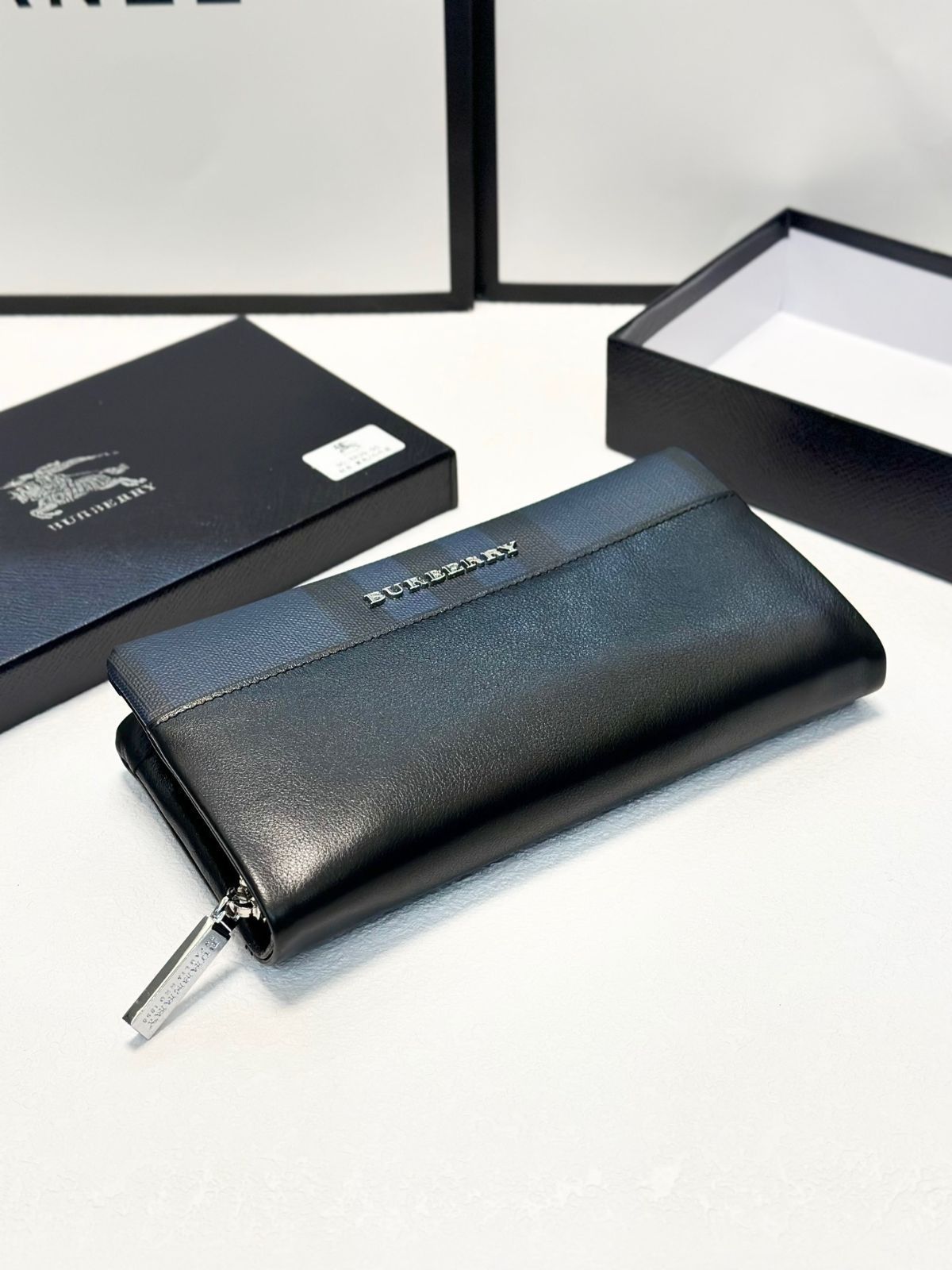 バーバリーの新作メンズハンドバッグ財布、財布、銀行カードバッグ、脇バッグ[本日特価|新品未使用品]