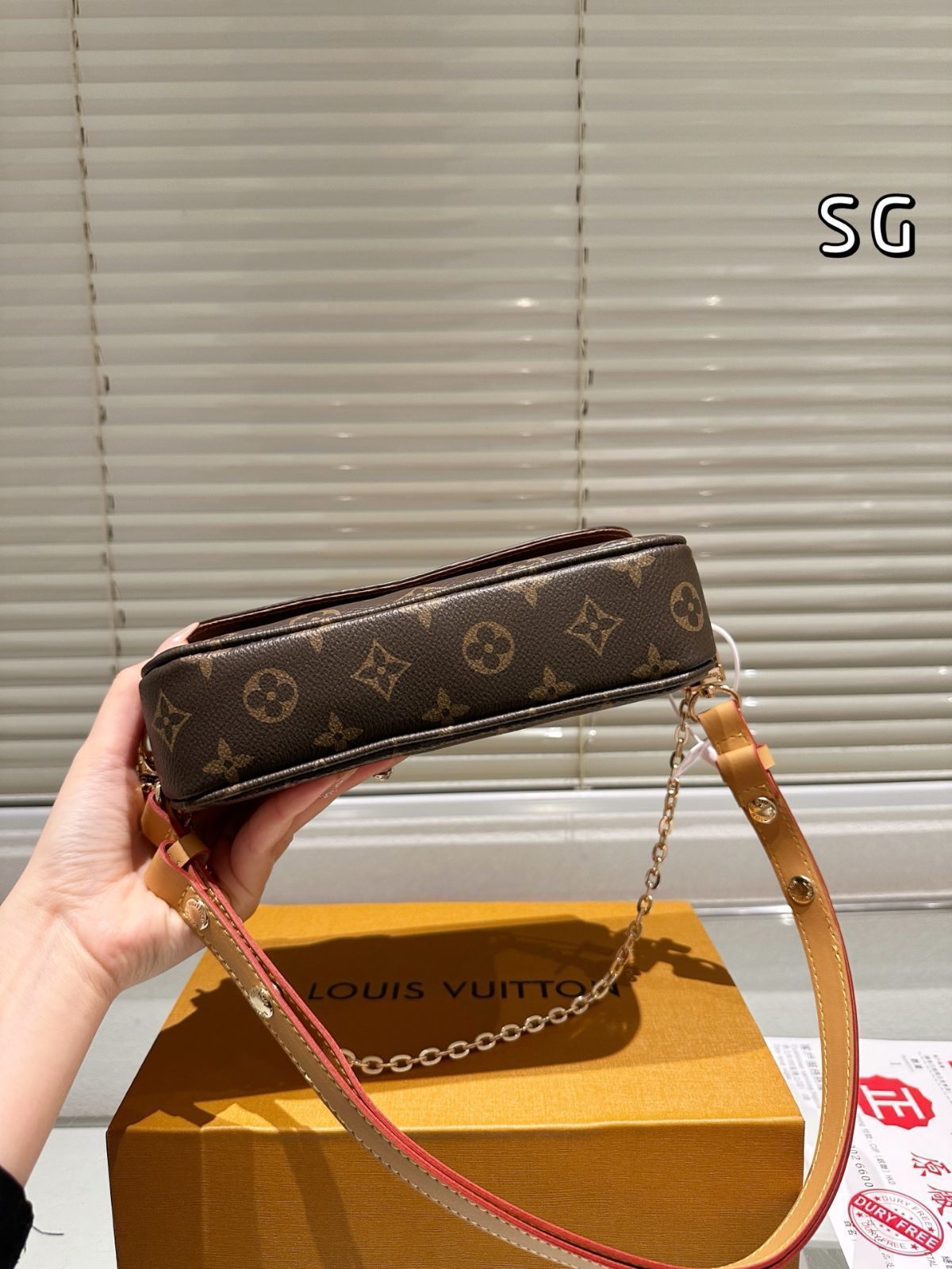 【今日特価】Louis Vuitton WALLET ON CHAIN IVY Armpit Bag ルイ・ヴィトン ウォレット オン チェーン イヴィ アンダーアームバッグ