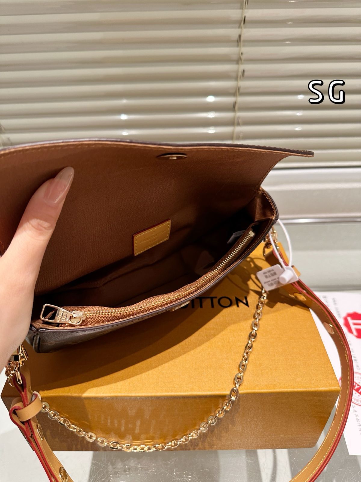 【今日特価】Louis Vuitton WALLET ON CHAIN IVY Armpit Bag ルイ・ヴィトン ウォレット オン チェーン イヴィ アンダーアームバッグ