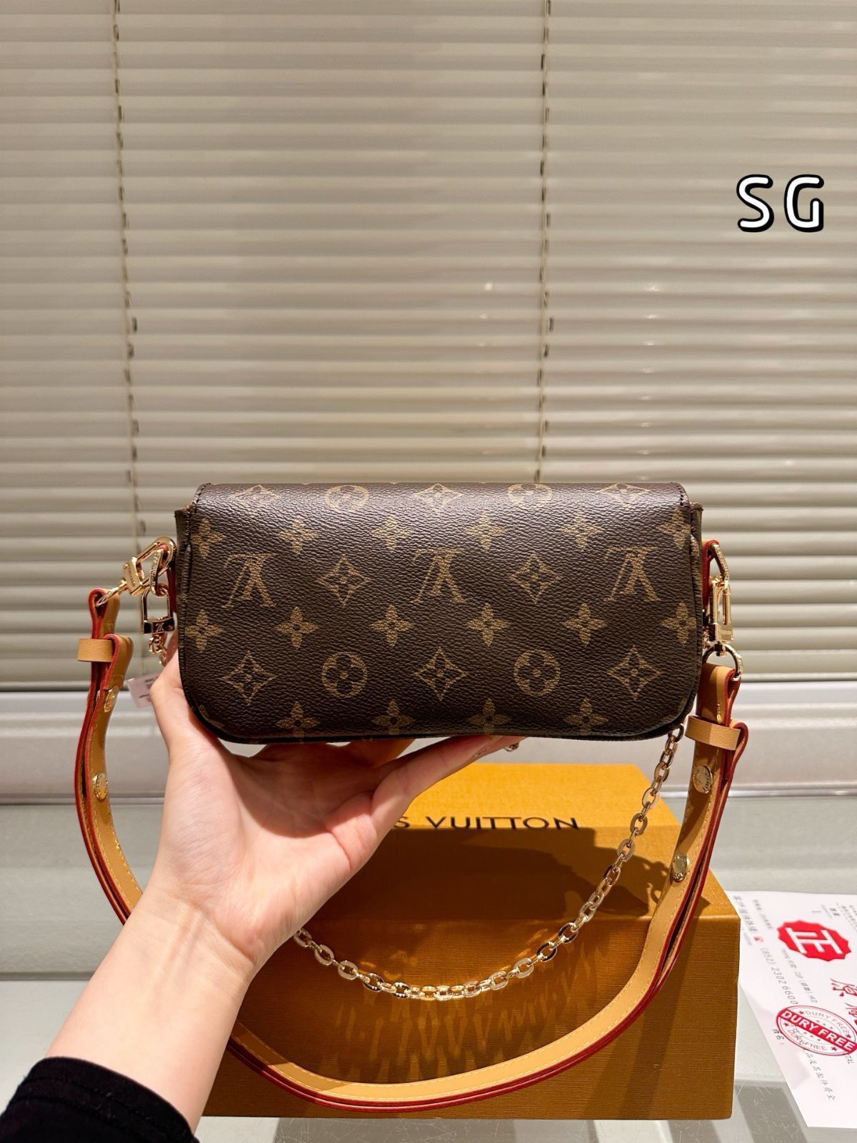 【今日特価】Louis Vuitton WALLET ON CHAIN IVY Armpit Bag ルイ・ヴィトン ウォレット オン チェーン イヴィ アンダーアームバッグ