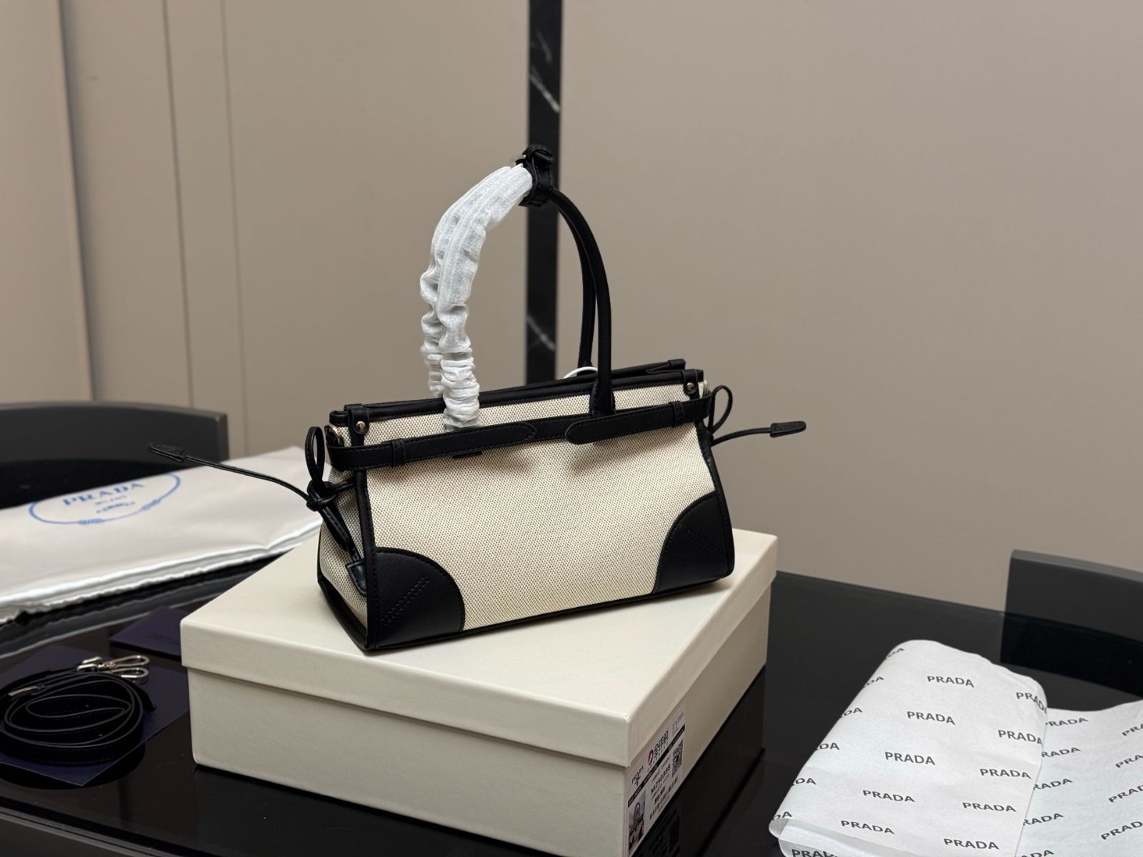 【今日特価】Prada Soft Lux Canvas Underarm Bag プラダ ソフトラックス キャンバス アンダーアームバッグ