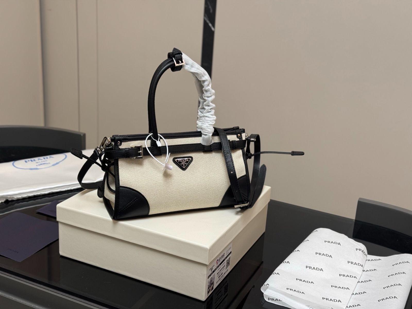 【今日特価】Prada Soft Lux Canvas Underarm Bag プラダ ソフトラックス キャンバス アンダーアームバッグ