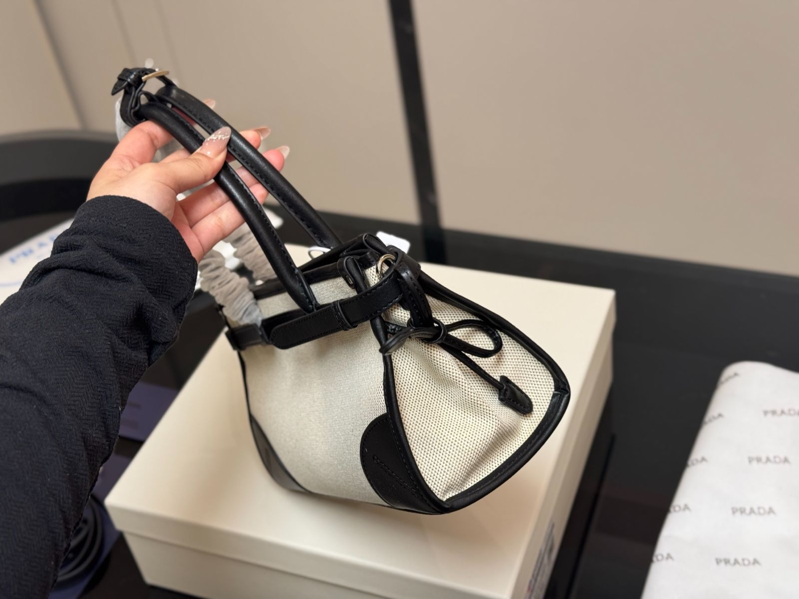 【今日特価】Prada Soft Lux Canvas Underarm Bag プラダ ソフトラックス キャンバス アンダーアームバッグ