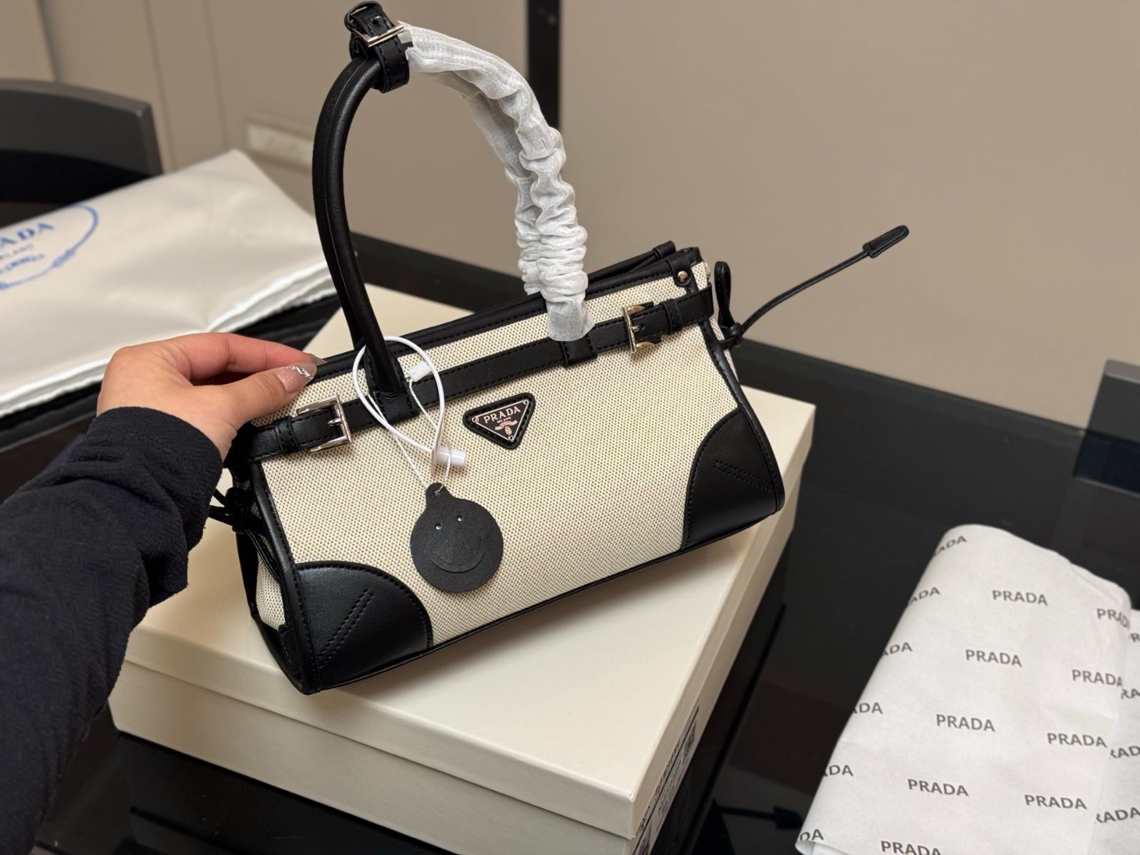 【今日特価】Prada Soft Lux Canvas Underarm Bag プラダ ソフトラックス キャンバス アンダーアームバッグ