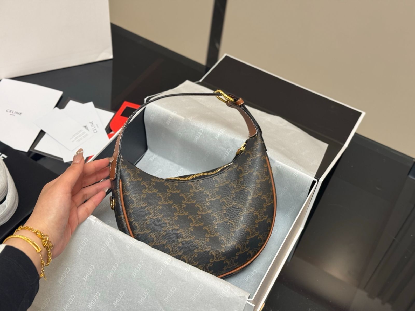 【今日特価】Celine Lulu Armpit Bag - セリーヌ ルル アンダーアームバッグ