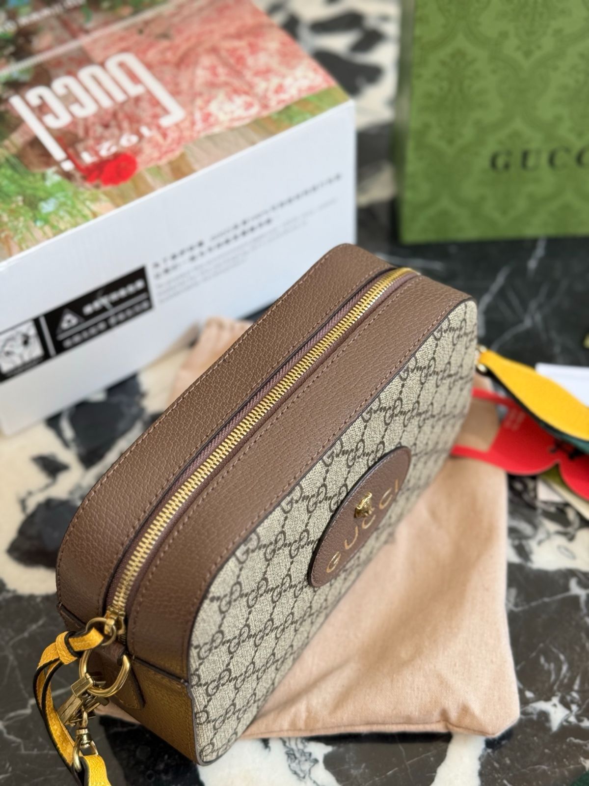 【今日特価】Gucci Tiger Head Camera Bag グッチ トラヘッド カメラバッグ 【今日特価】Gucci Tiger Head Camera Bag グッチ トラヘッド カメラバッグ