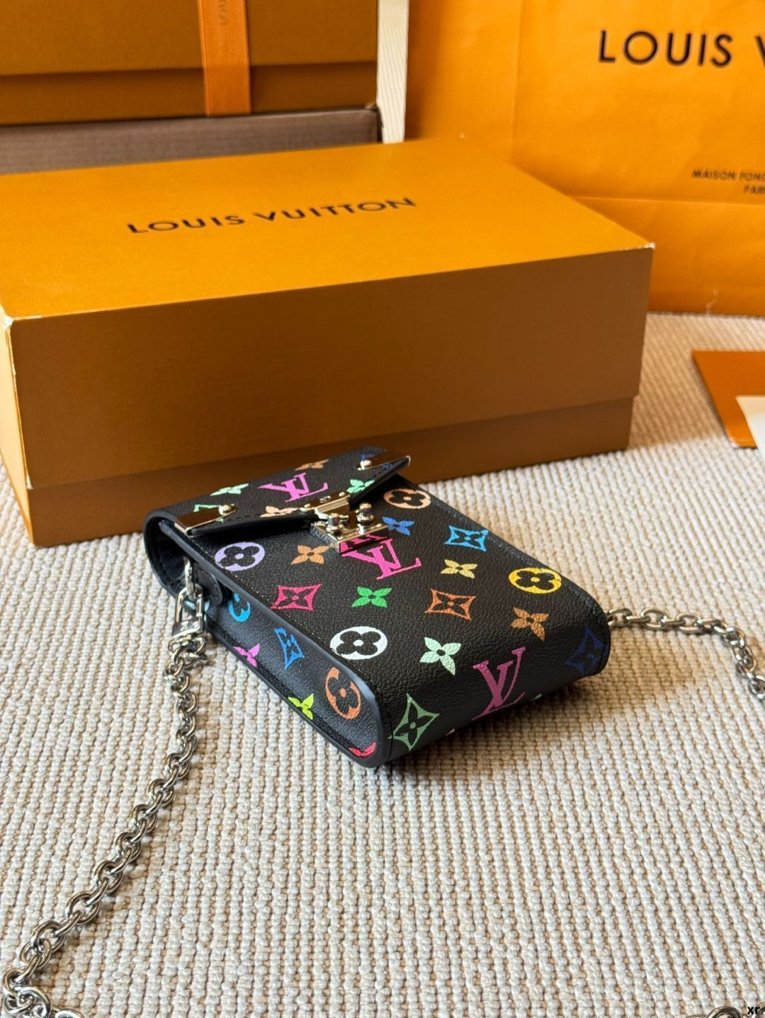 【今日特価】Louis Vuitton Vertical Zippy Wallet 縦型モバイルバッグ