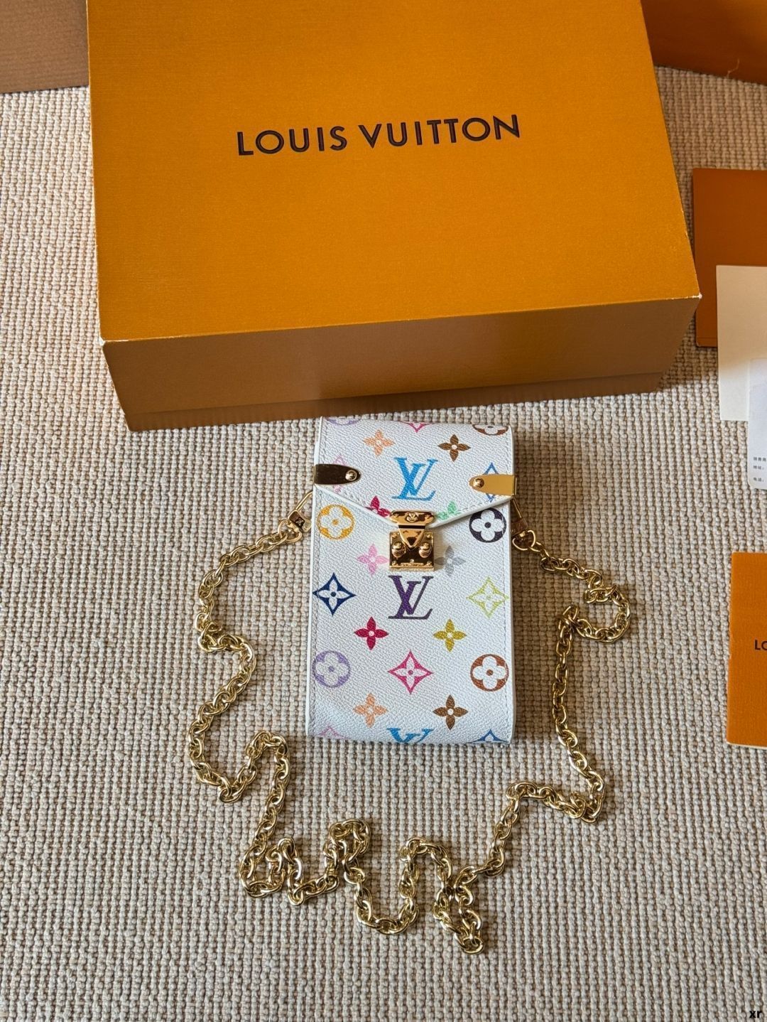 【今日特価】Louis Vuitton Vertical Zippy Wallet 縦型モバイルバッグ