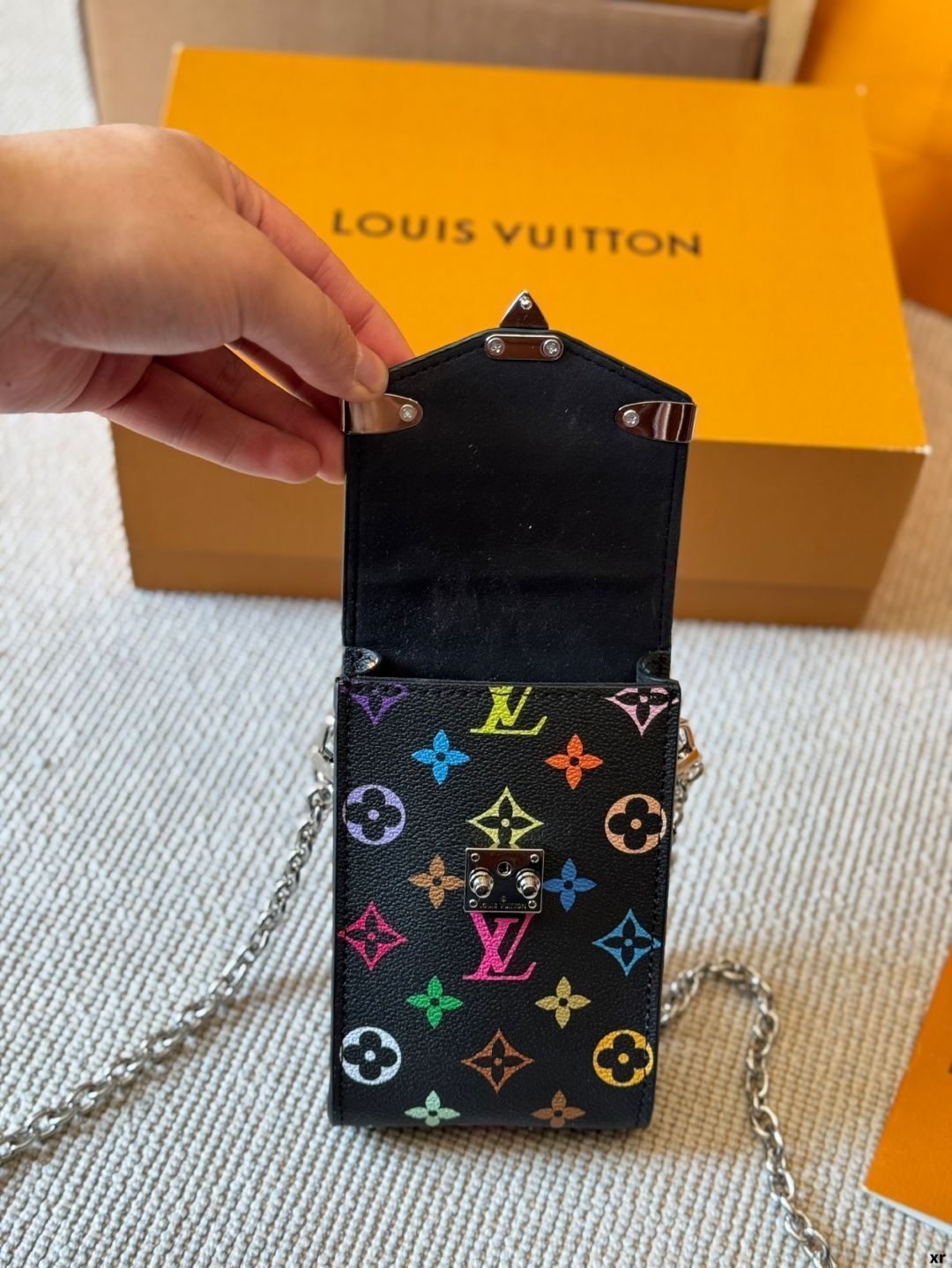 【今日特価】Louis Vuitton Vertical Zippy Wallet 縦型モバイルバッグ