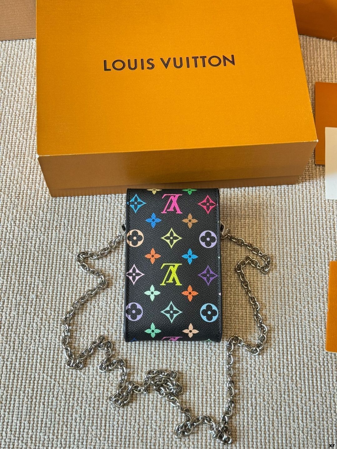 【今日特価】Louis Vuitton Vertical Zippy Wallet 縦型モバイルバッグ