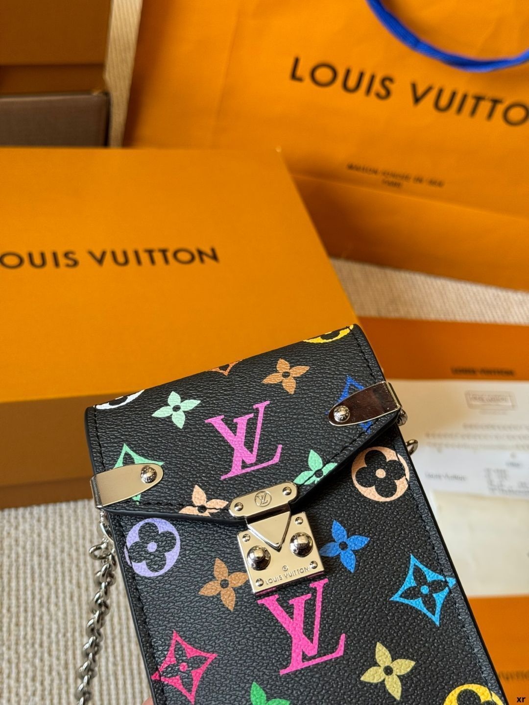 【今日特価】Louis Vuitton Vertical Zippy Wallet 縦型モバイルバッグ