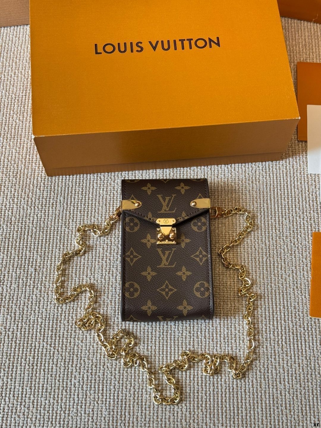 【今日特価】Louis Vuitton Vertical Zippy Wallet 縦型モバイルバッグ