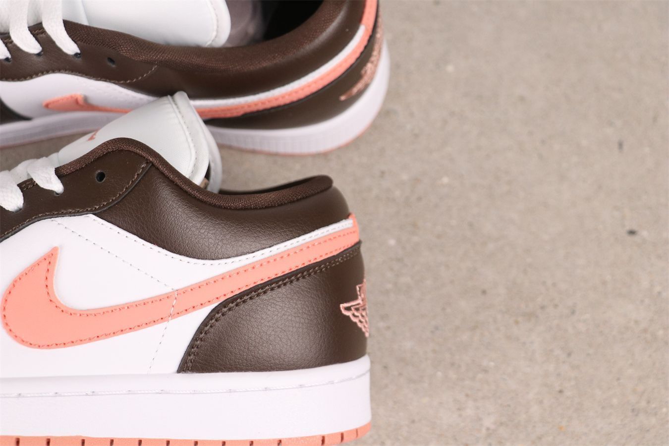 【今日特価】Air Jordan DC0774-182 エアジョーダン DC0774-182 ホワイト & ブラウン & ピンク
