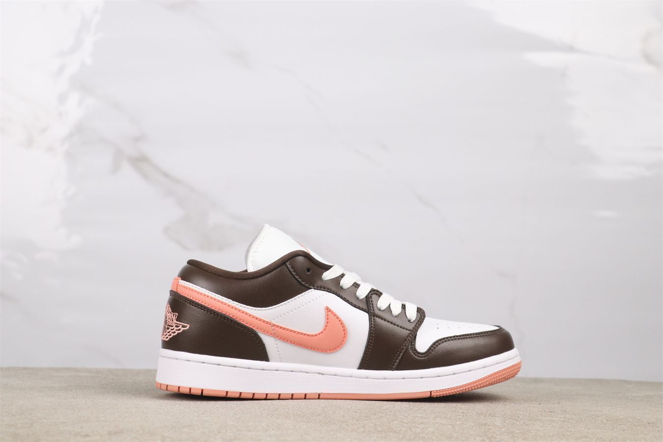 【今日特価】Air Jordan DC0774-182 エアジョーダン DC0774-182 ホワイト & ブラウン & ピンク