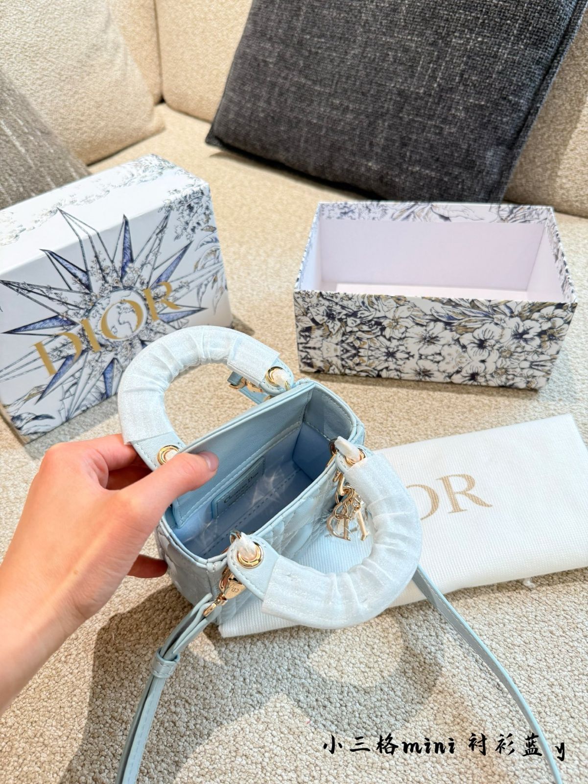 【今日特価】Dior Lady Dior ブルー ハンドバッグ シャツブルー レザー スモールサイズ