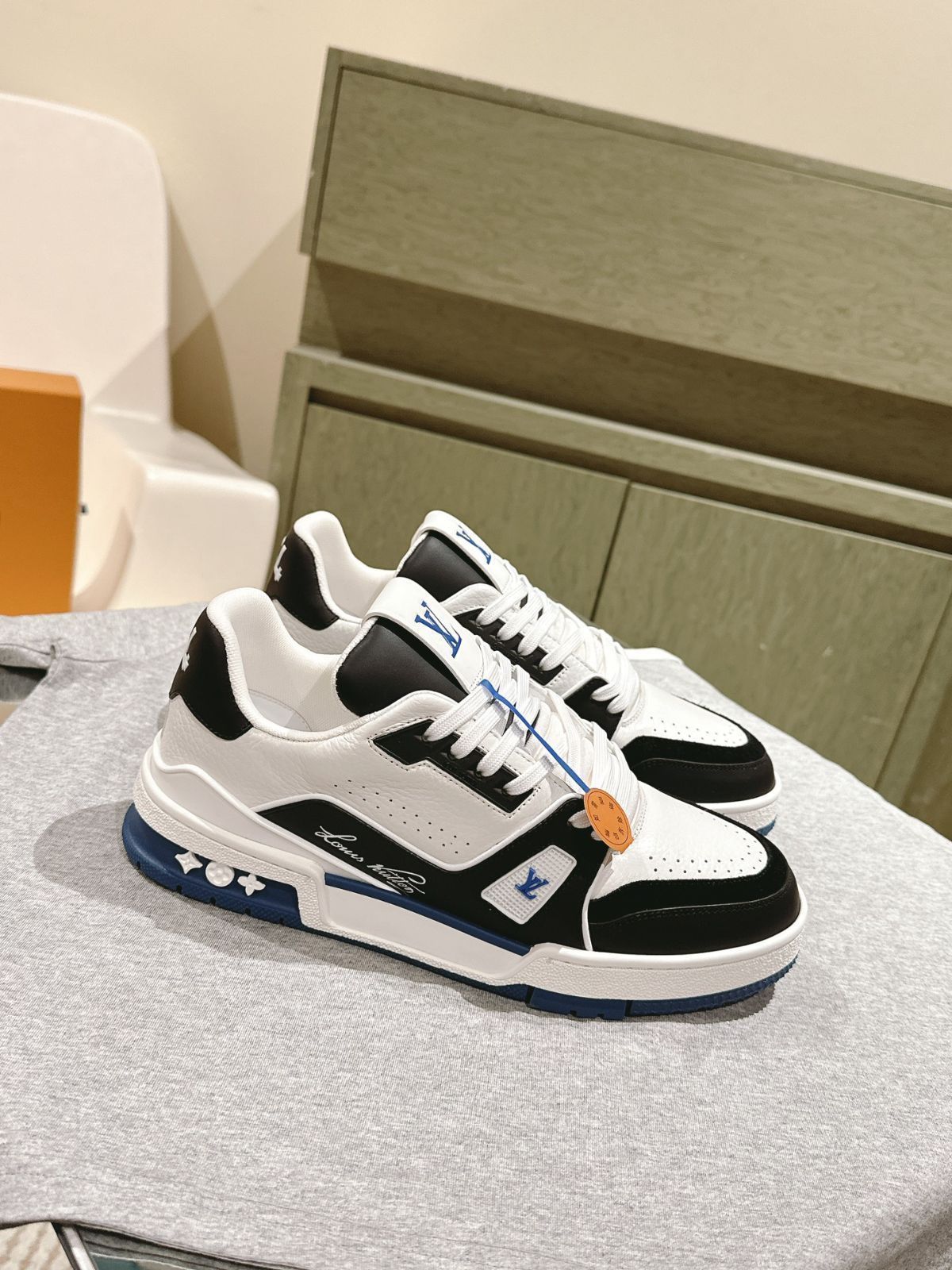 Louis Vuitton trainer 黒い運動靴 Louis Vuitton trainer 黒い運動靴