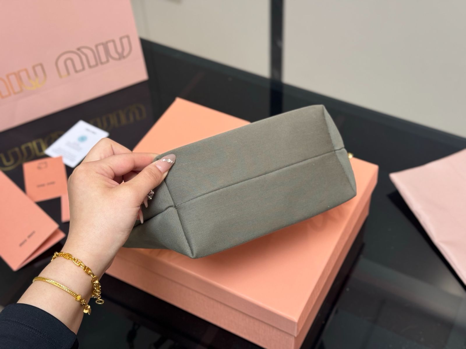 【今日特価】MiuMiu ミュウミュウ キャンバス ランチボックスバッグ with サーフレース