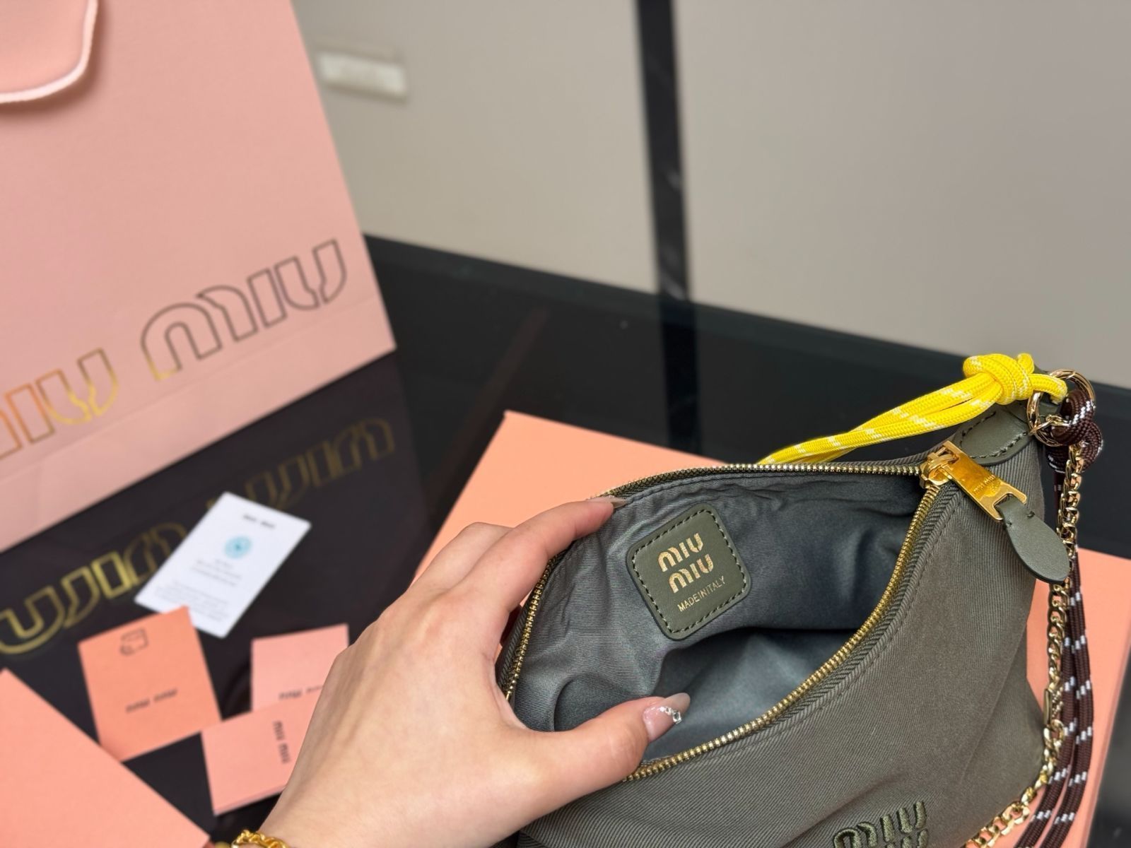 【今日特価】MiuMiu ミュウミュウ キャンバス ランチボックスバッグ with サーフレース
