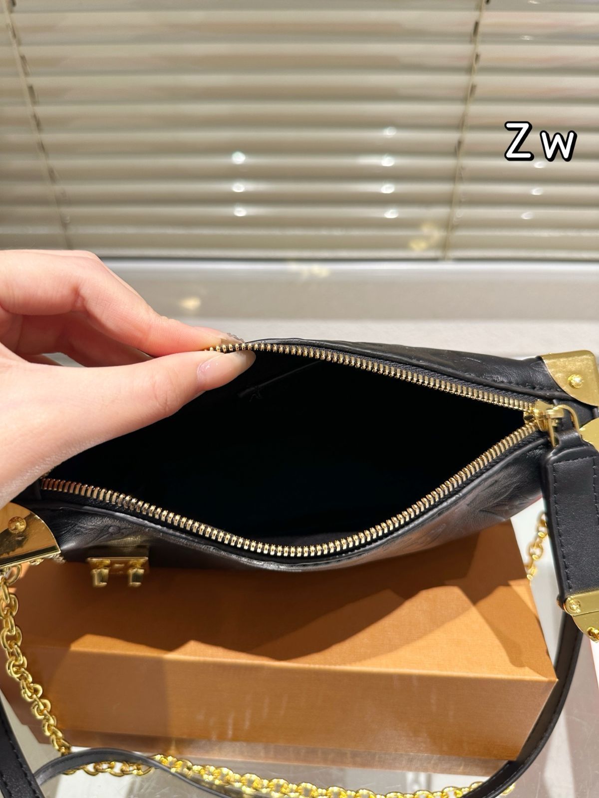【今日特価】Liu Yifei's Favorite! LV Slim Trunk Soft Box 劉亦菲おすすめ！LV スリム トランク ソフト ボックス
