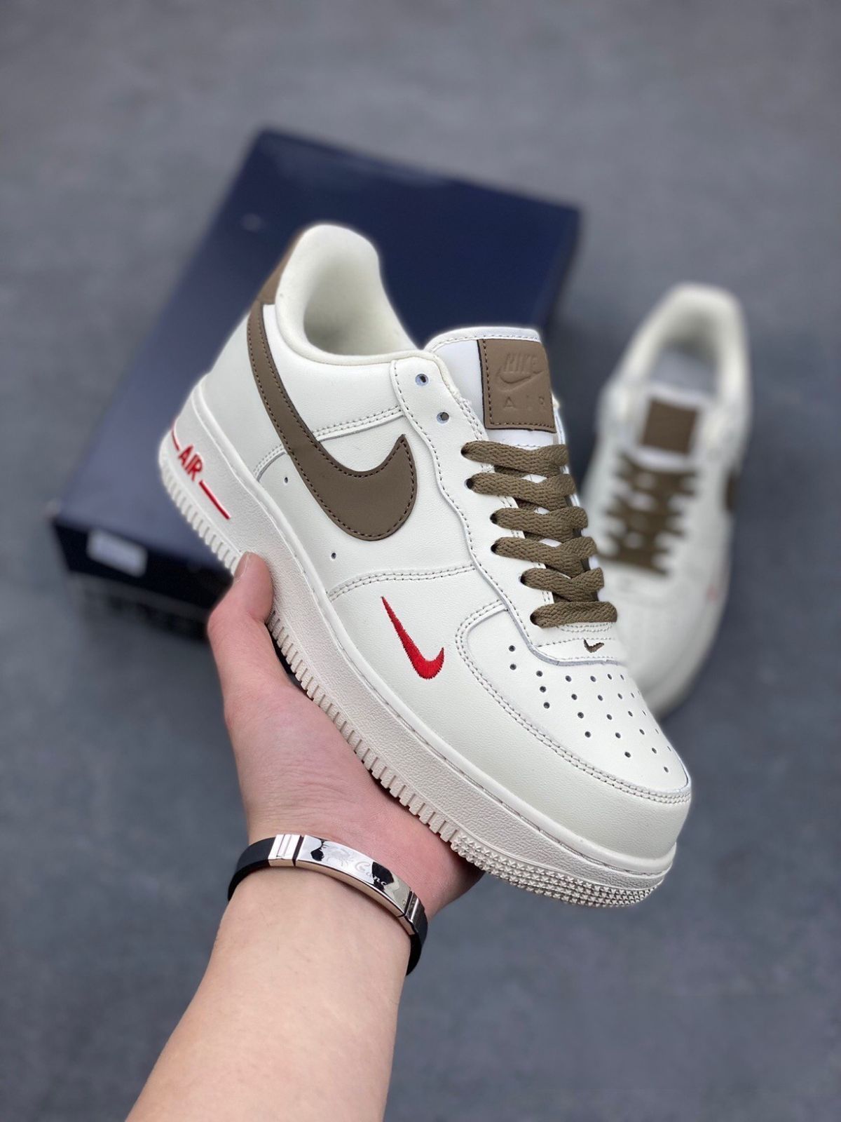 お値下げしました??即購入箱付新品?? NIKE AIR FORCE 1 LOw 男女兼用ナイキ