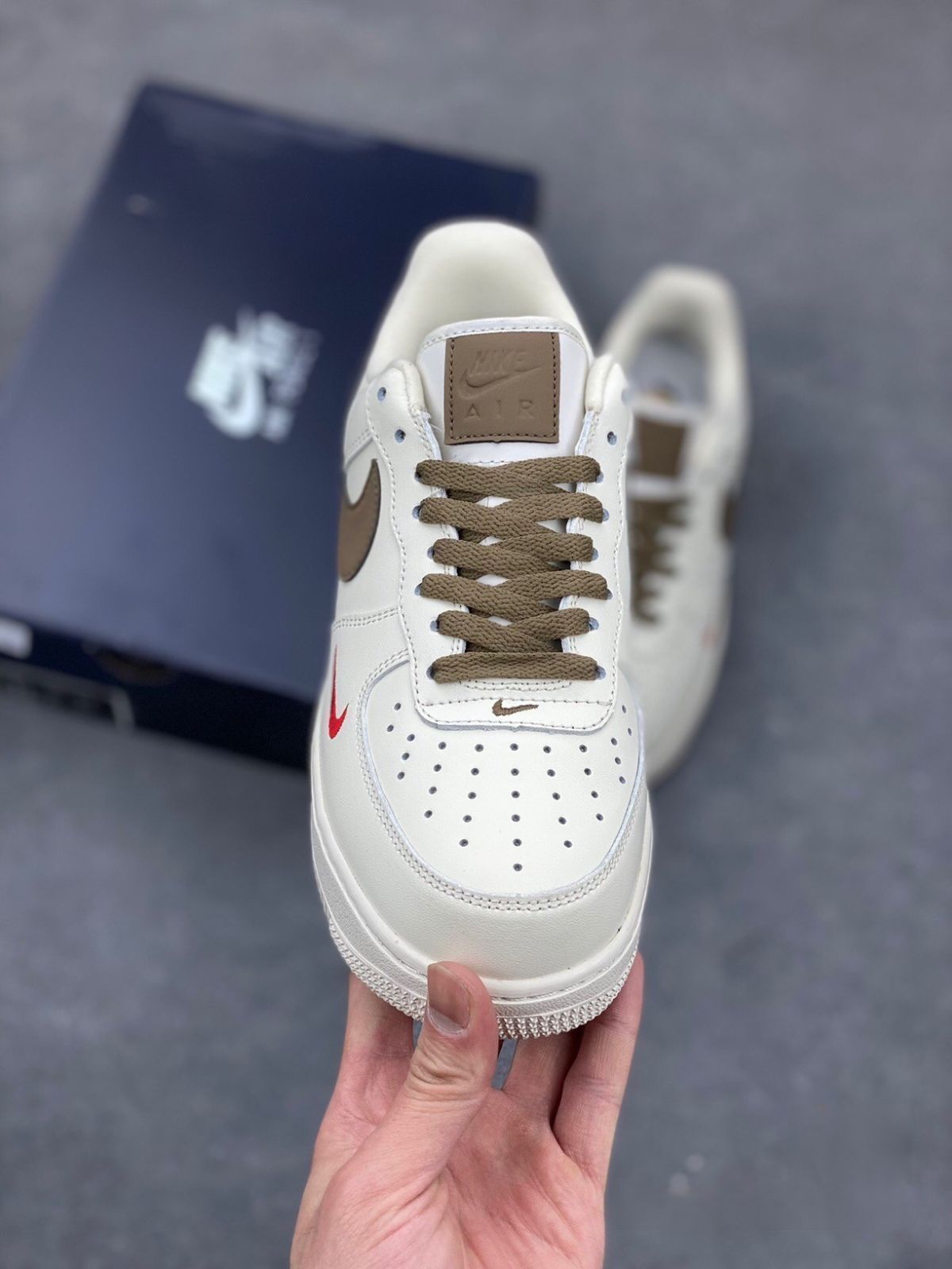 お値下げしました??即購入箱付新品?? NIKE AIR FORCE 1 LOw 男女兼用ナイキ