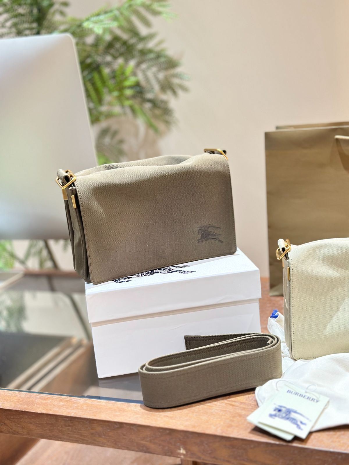 【今日特価】Burberry Orion Beige Gabardine Trench Coat バーバリー オリオンベージュ ガバルディン トレンチコート