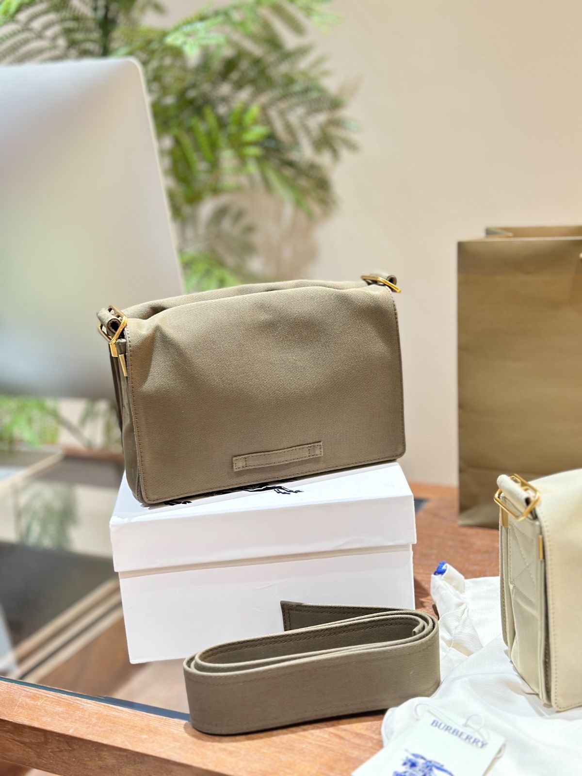 【今日特価】Burberry Orion Beige Gabardine Trench Coat バーバリー オリオンベージュ ガバルディン トレンチコート