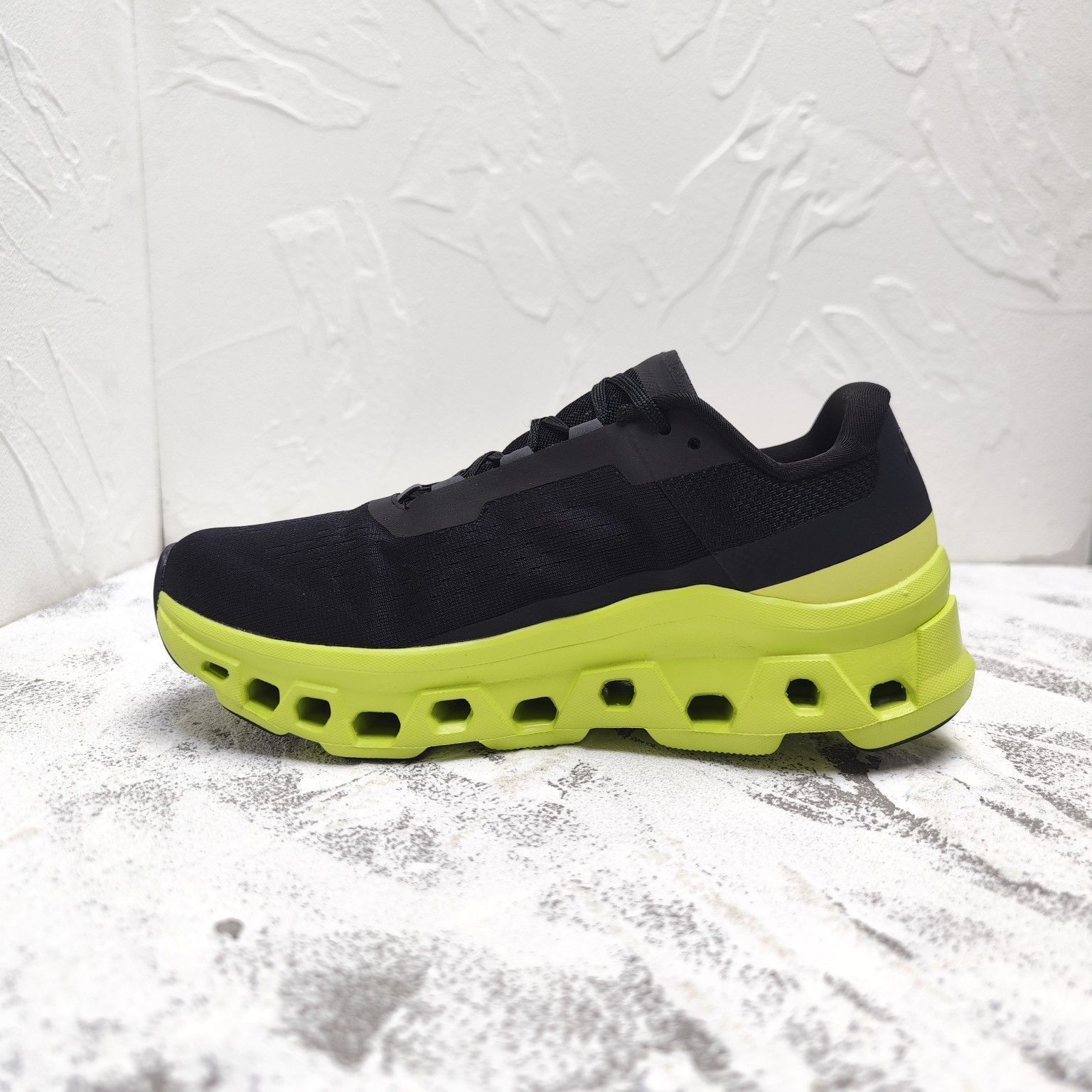 On Cloudmonster ジョギング スポーツ トレーニング ランニングシューズ メンズ レディー スニーカー タウンユース 新品 未使用 ブラック グリーン On Cloudmonster ジョギング スポーツ トレーニング ランニングシューズ メンズ レディー スニーカー タウンユース 新品 未使用 ブラック グリーン