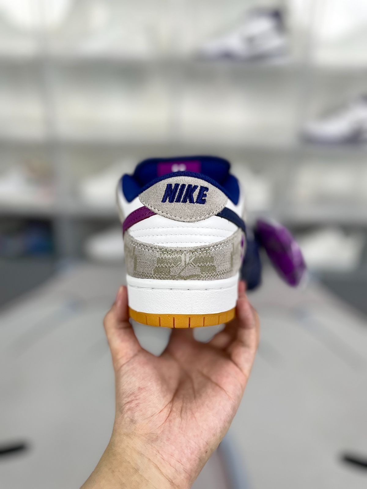 NIKE rayssa leal x nike dunk sb pure platinum and vivid purple｜本日限定特価｜新品未使用