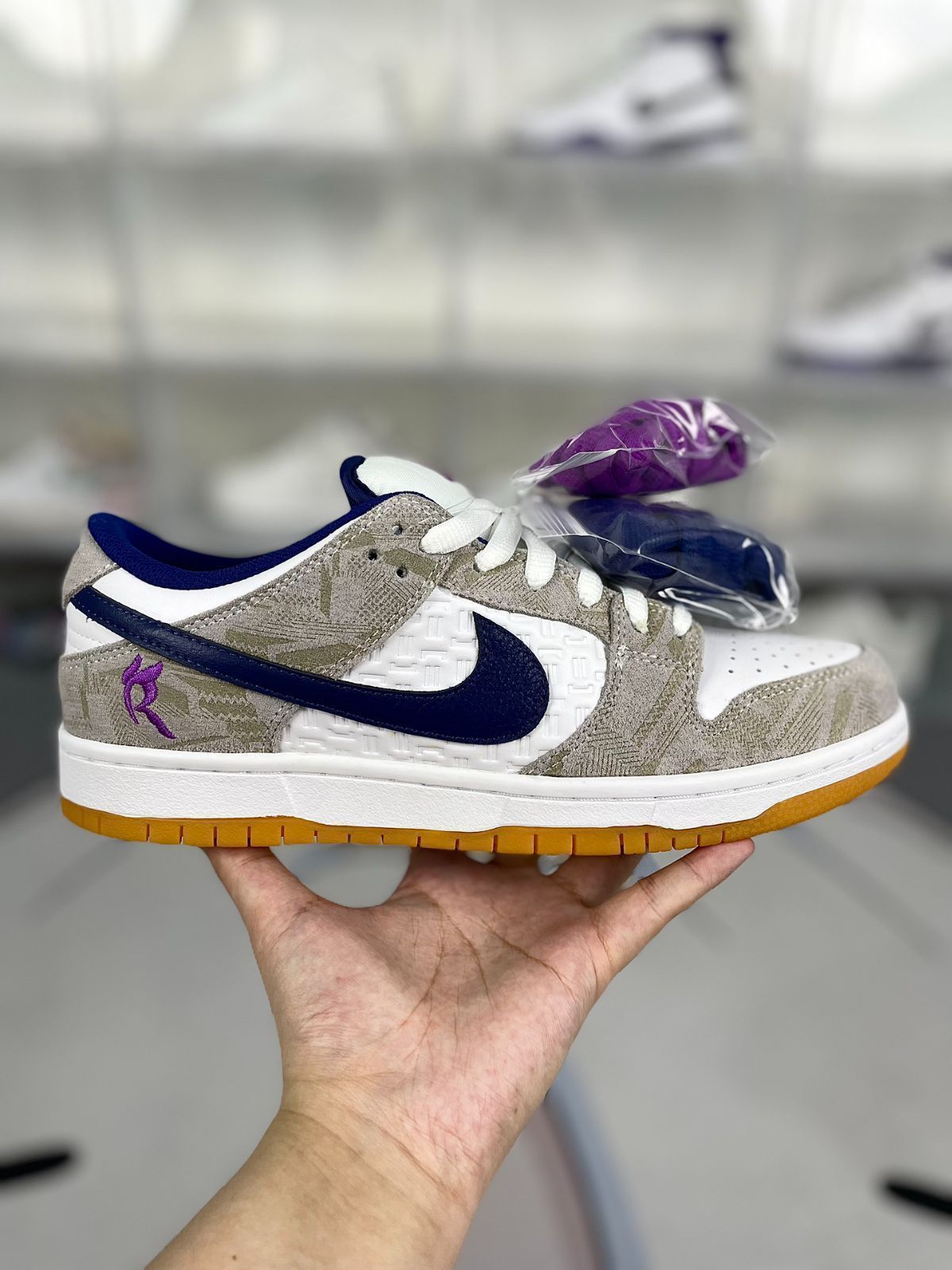 NIKE rayssa leal x nike dunk sb pure platinum and vivid purple｜本日限定特価｜新品未使用