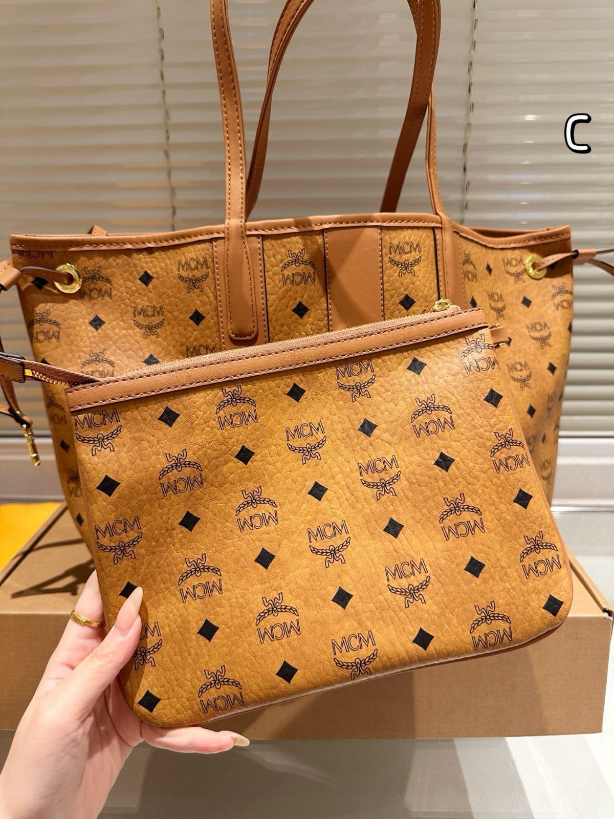 【今日特価】Mcm ショッピングバッグ 2 ピースセット 【今日特価】Mcm ショッピングバッグ 2 ピースセット