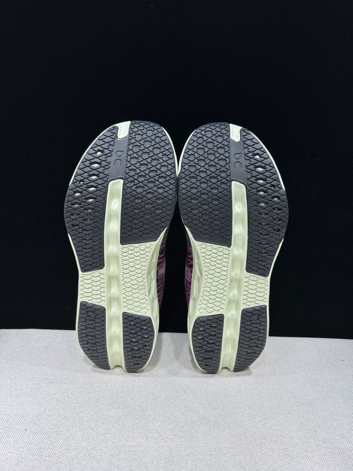 On Cloudsurfer Next オン・クラウドサーファー ネクスト シューズ トレーニング ブラック　グリーン 未使用