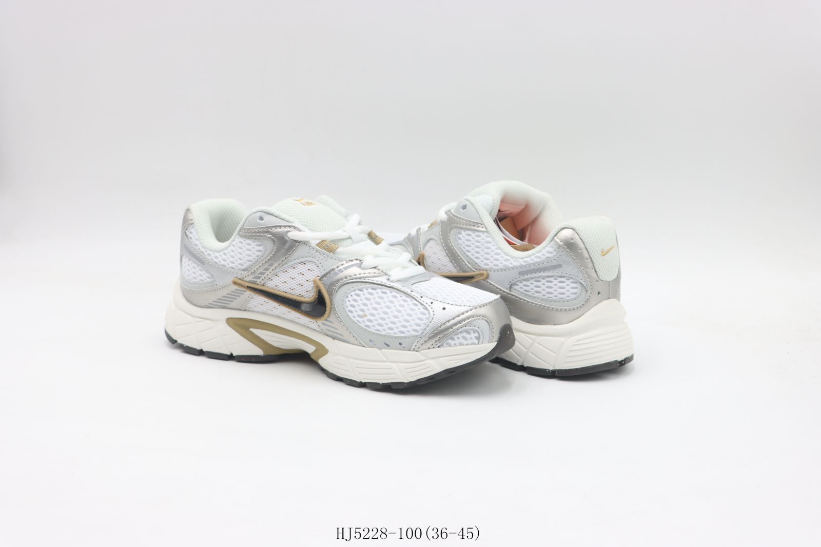 【今日特価】Nike ナイキ ランニングシューズ HJ5228-100 ホワイトブラックゴールド