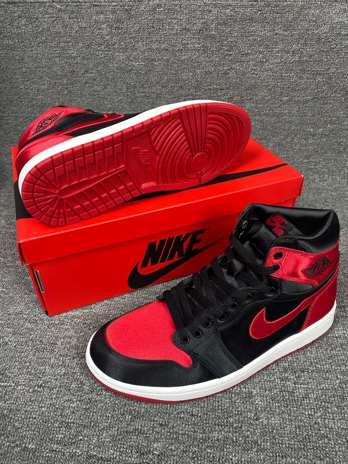 Nike WMNS Air Jordan 1 Retro High OG Satin Bred ナイキ ウィメンズ エアジョーダン1 レトロ ハイ OG サテンブレッドFD4810-061｜本日限定特価｜新品未使用