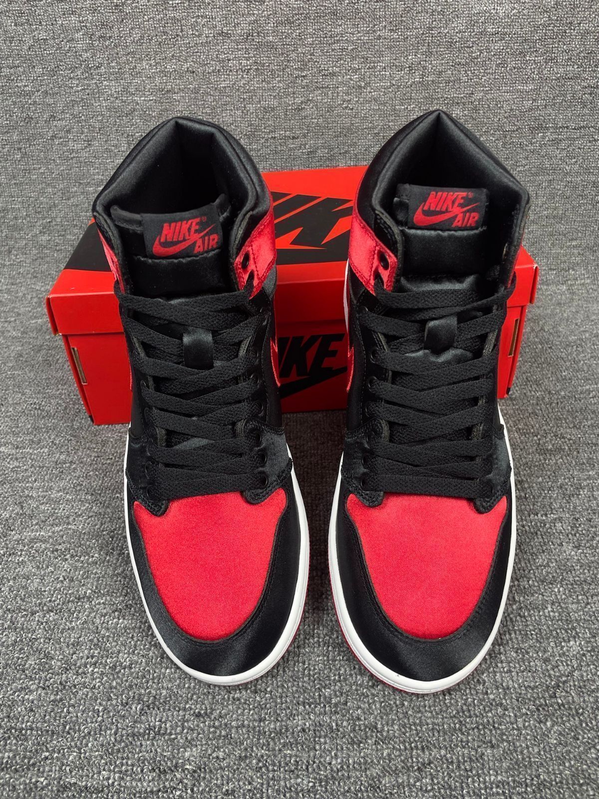 Nike WMNS Air Jordan 1 Retro High OG Satin Bred ナイキ ウィメンズ エアジョーダン1 レトロ ハイ OG サテンブレッドFD4810-061｜本日限定特価｜新品未使用