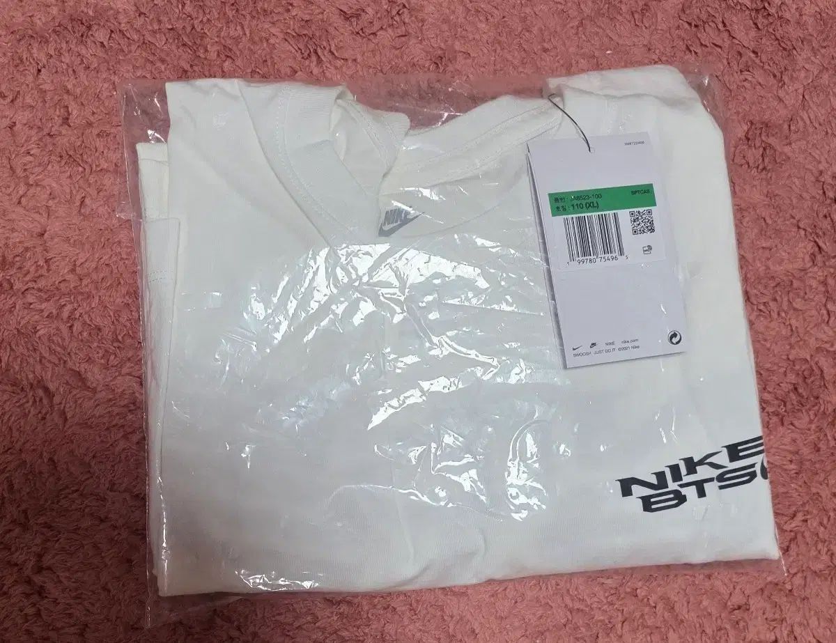 ナイキ X BTS 半袖 Tシャツ 白 110(XL)